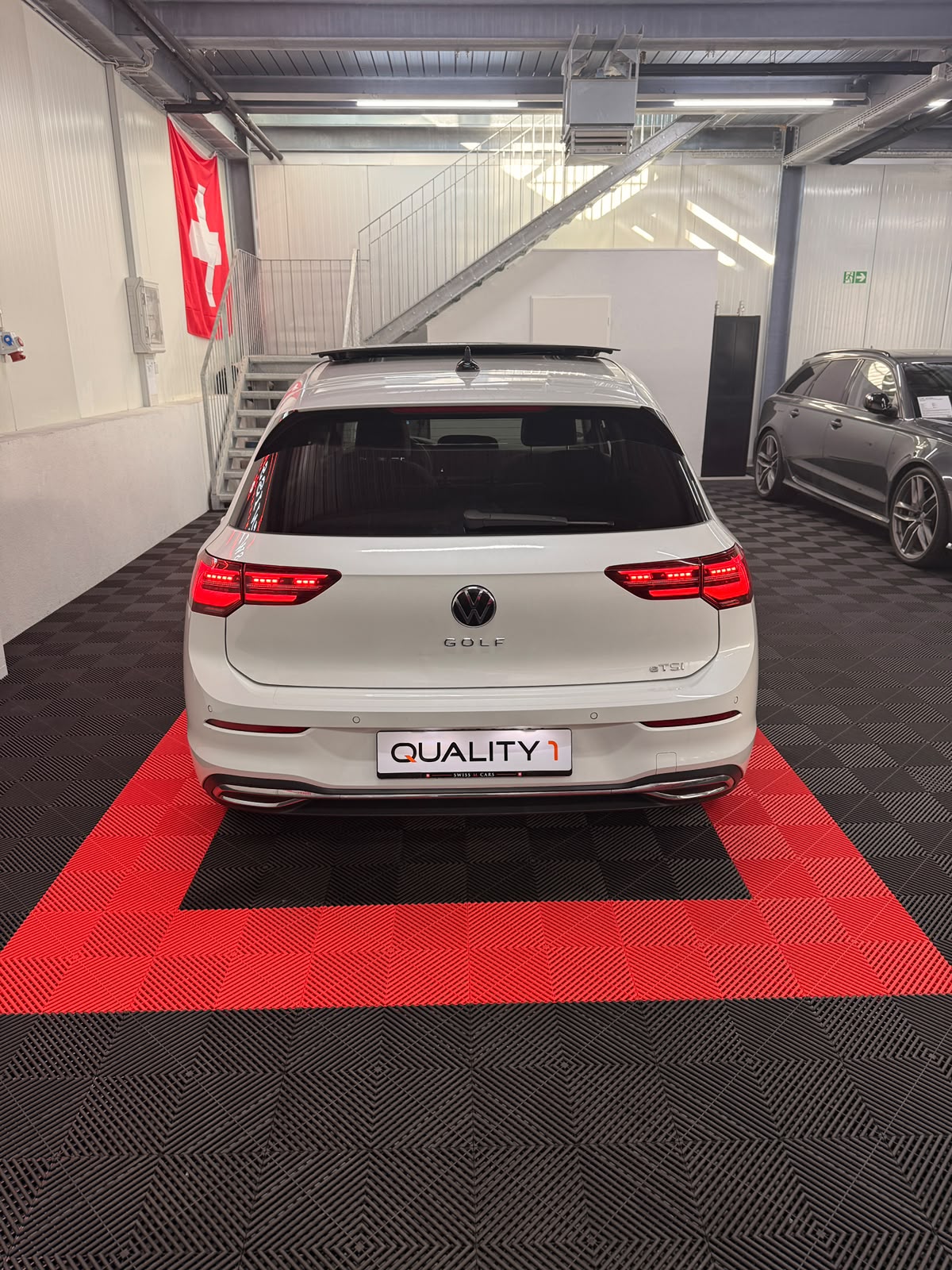 VW Golf 1.5 eTSI mHEV ACT R-Line DSG-image-7
