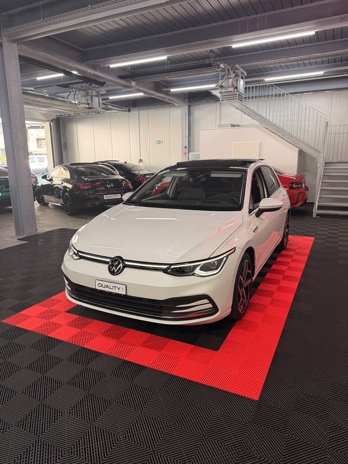 VW Golf 1.5 eTSI mHEV ACT R-Line DSG-image-2