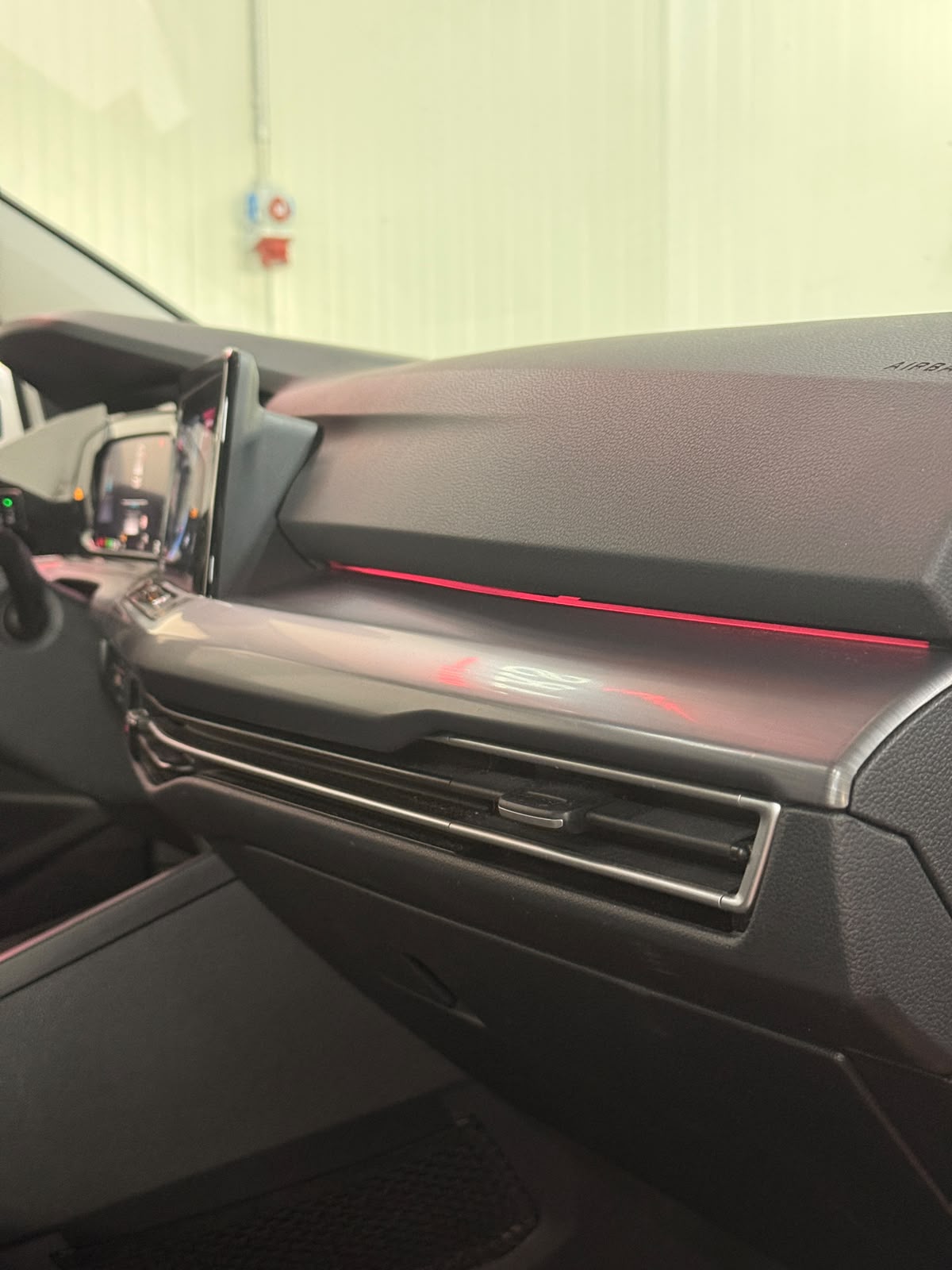 VW Golf 1.5 eTSI mHEV ACT R-Line DSG-image-25