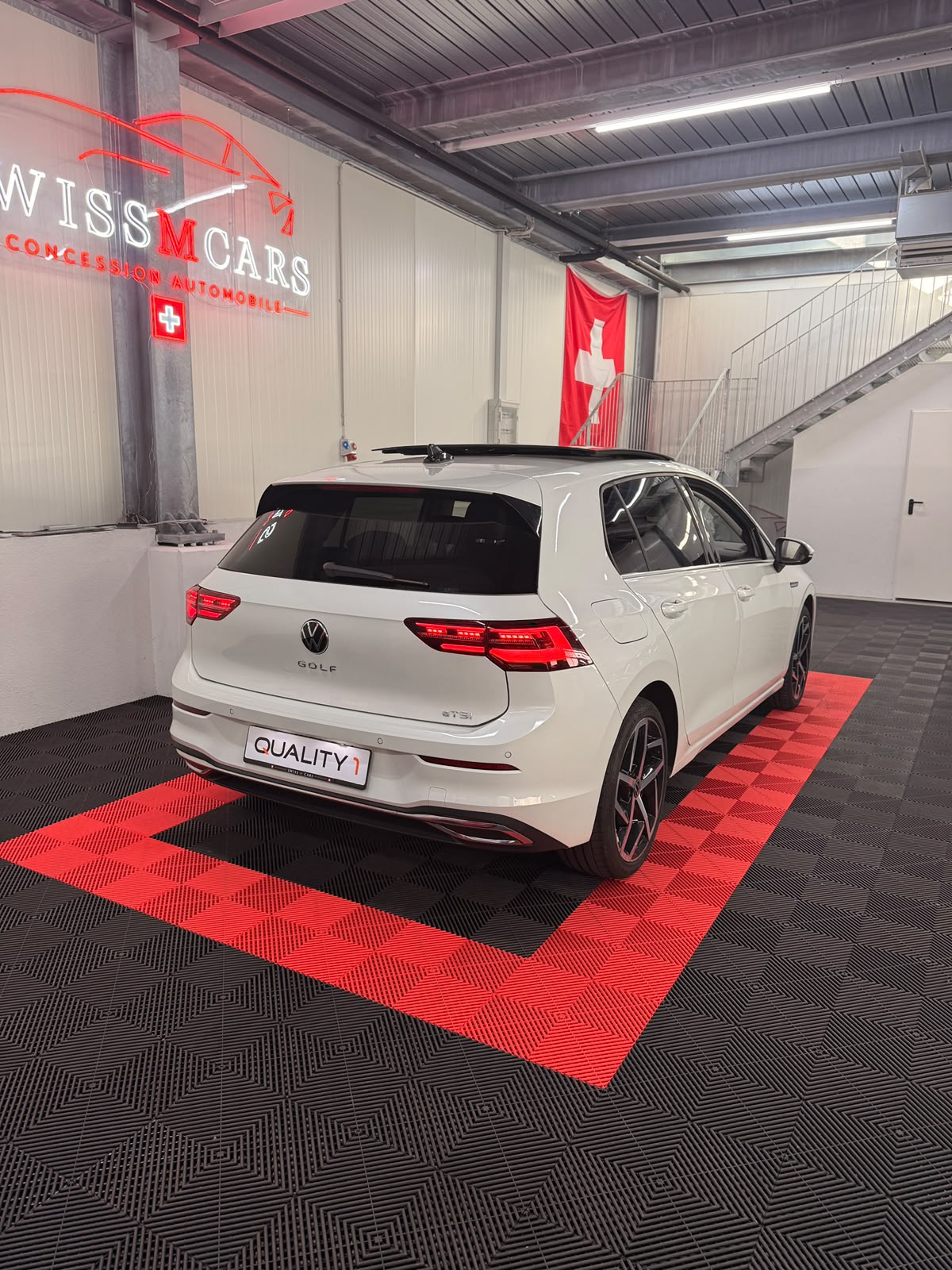 VW Golf 1.5 eTSI mHEV ACT R-Line DSG-image-6