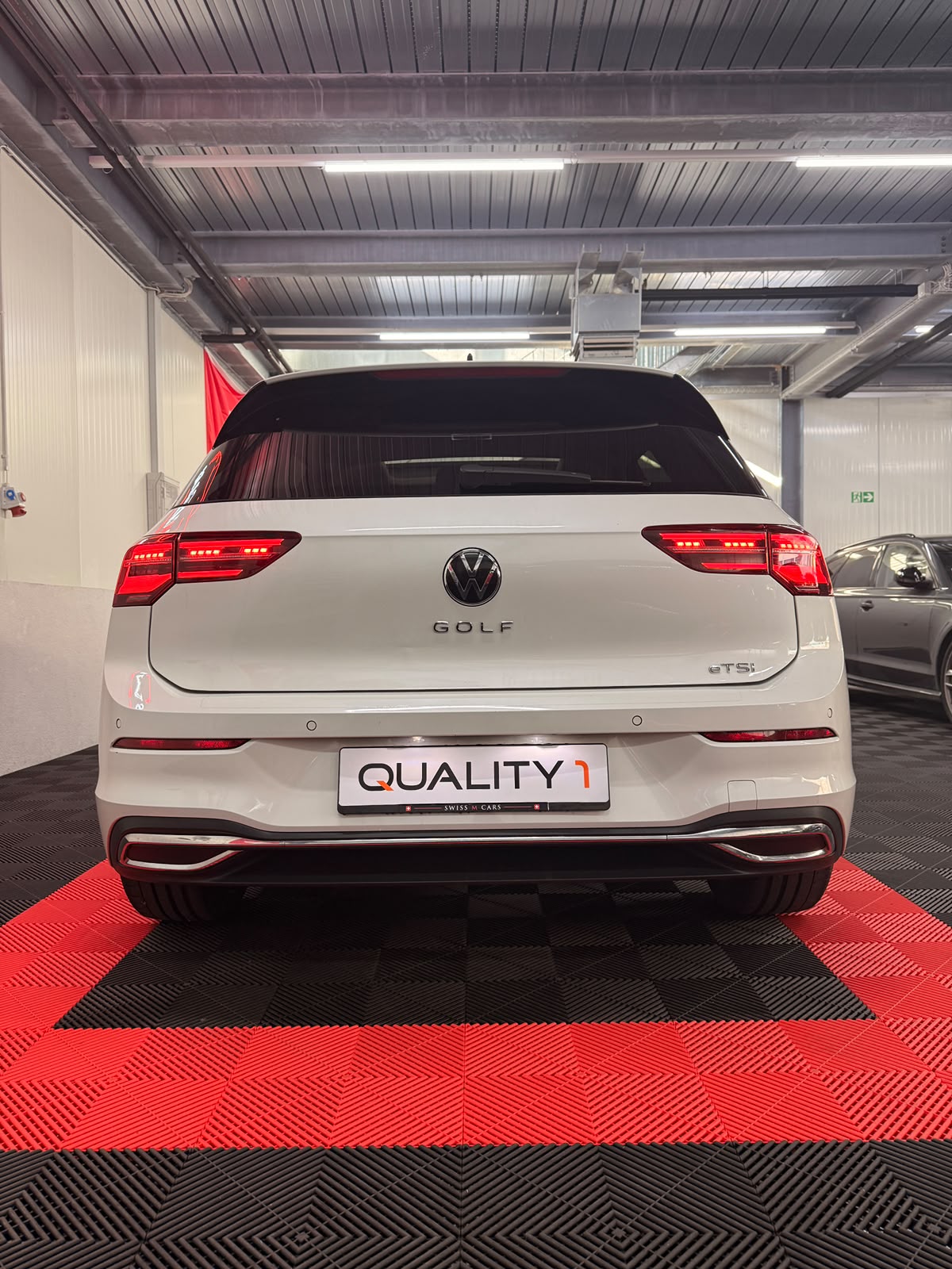 VW Golf 1.5 eTSI mHEV ACT R-Line DSG-image-8