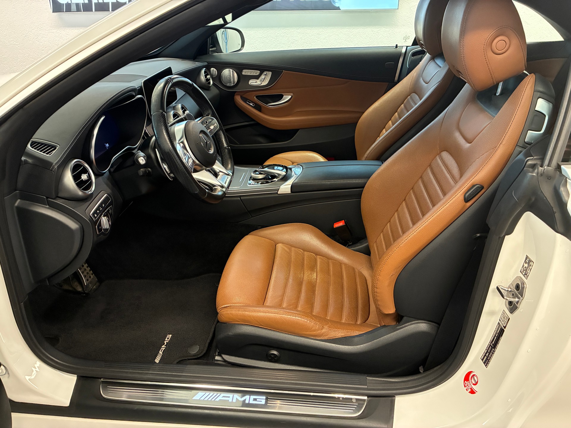 MERCEDES-BENZ C 43 AMG 4matic Cabriolet-image-8