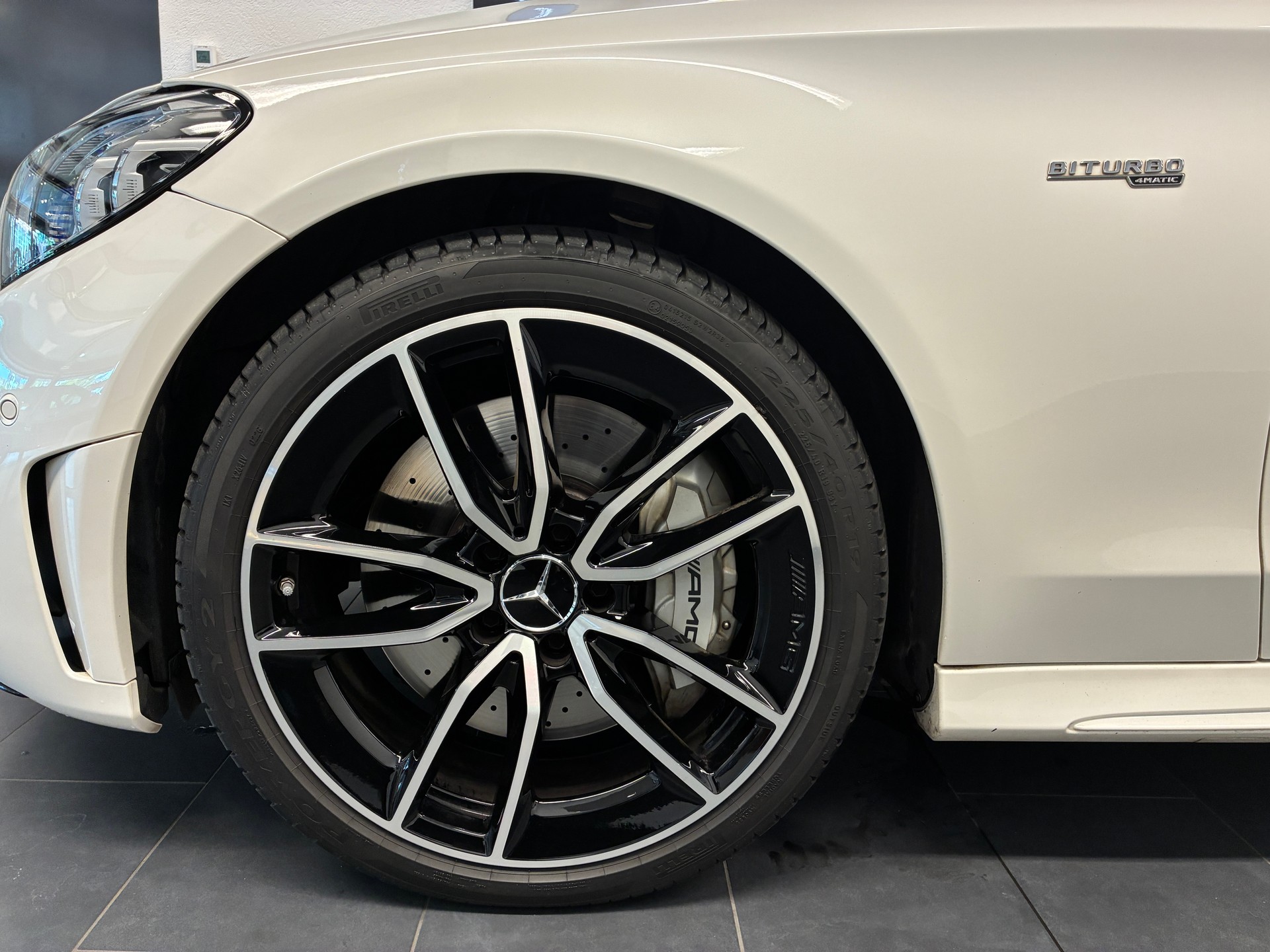 MERCEDES-BENZ C 43 AMG 4matic Cabriolet-image-3