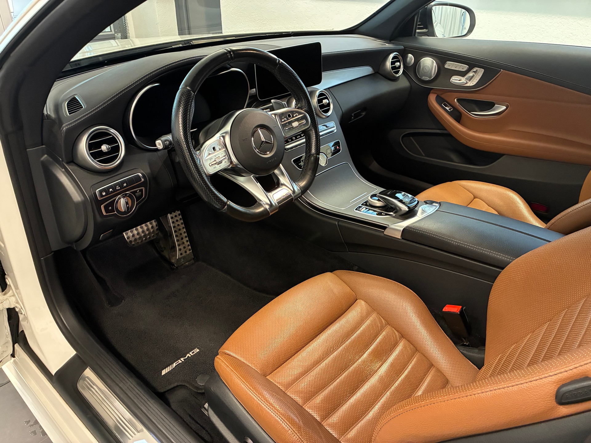 MERCEDES-BENZ C 43 AMG 4matic Cabriolet-image-11