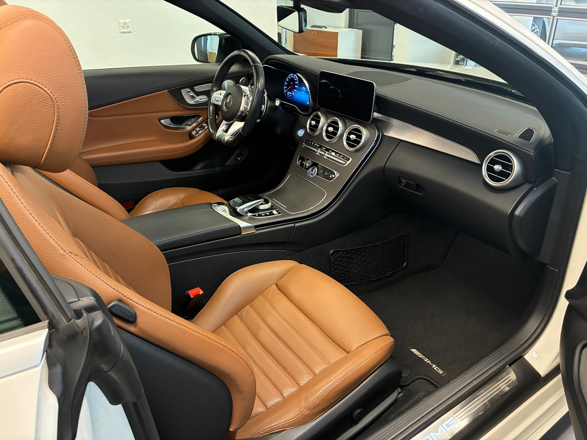 MERCEDES-BENZ C 43 AMG 4matic Cabriolet-image-9