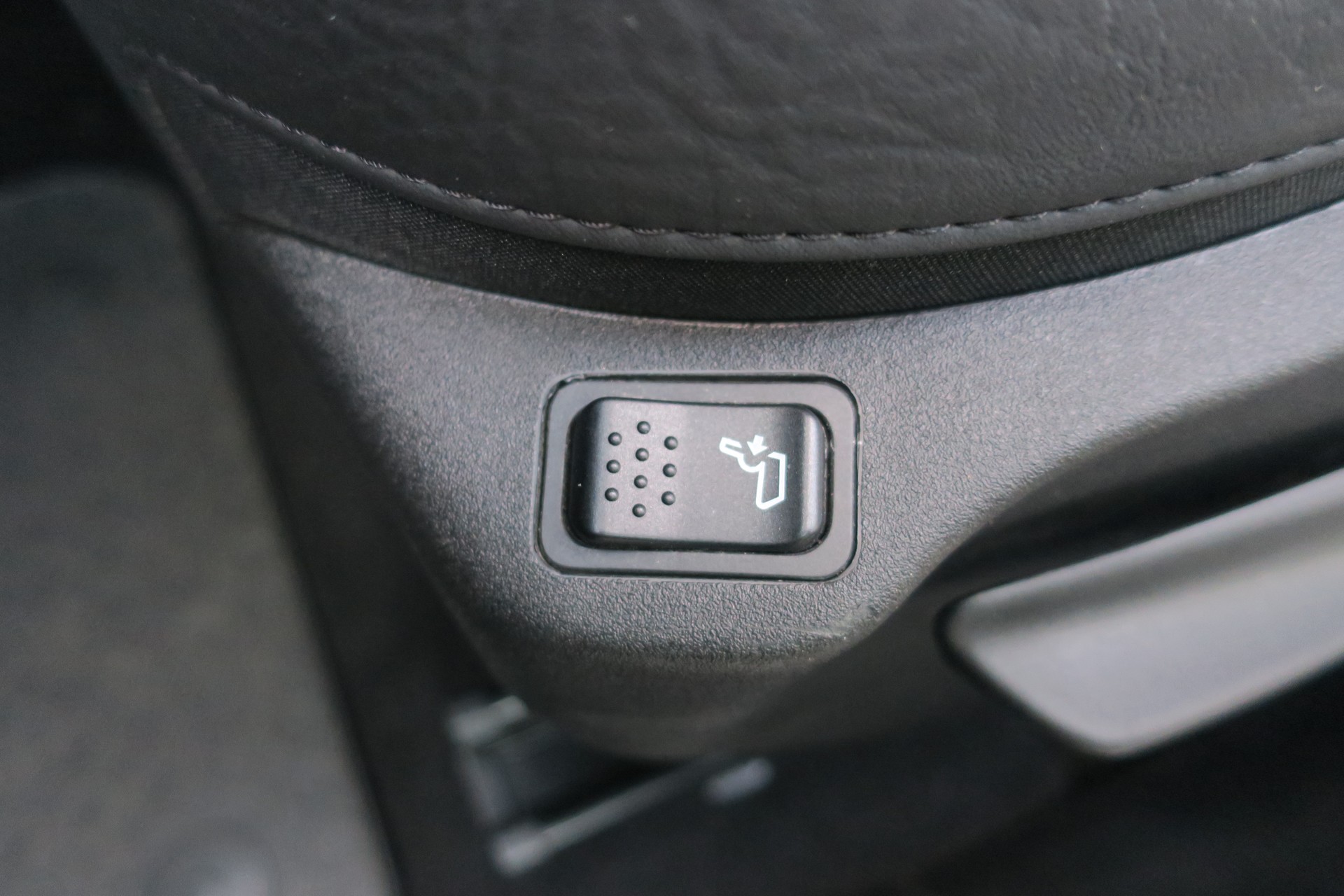 FIAT 500X 1.4T Xcite+ 4x4 Automatic-image-9