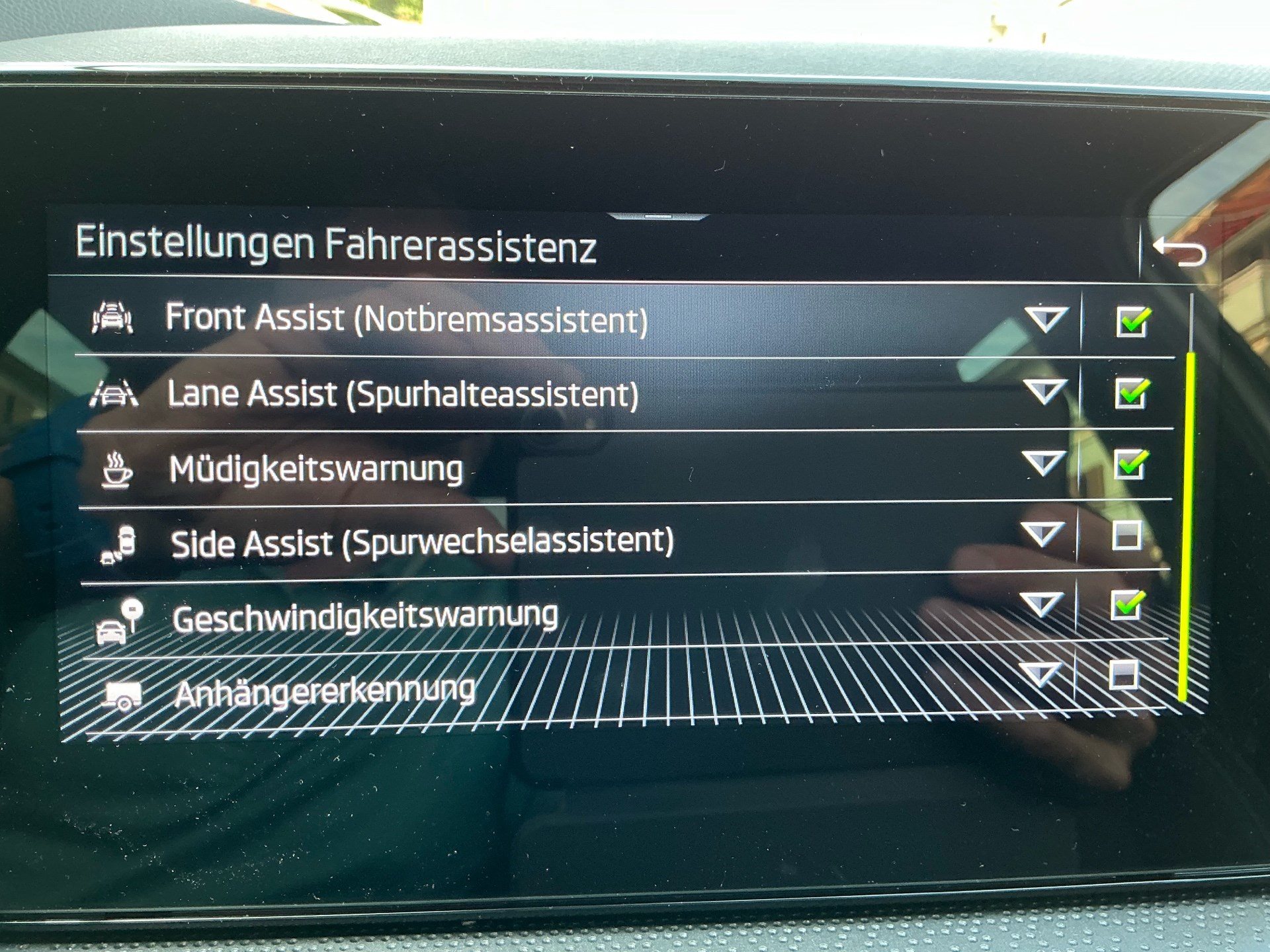 SKODA Kamiq Monte Carlo *** PANORAMADACH & ANHÄNGERKUPPLUNG ***-image-18