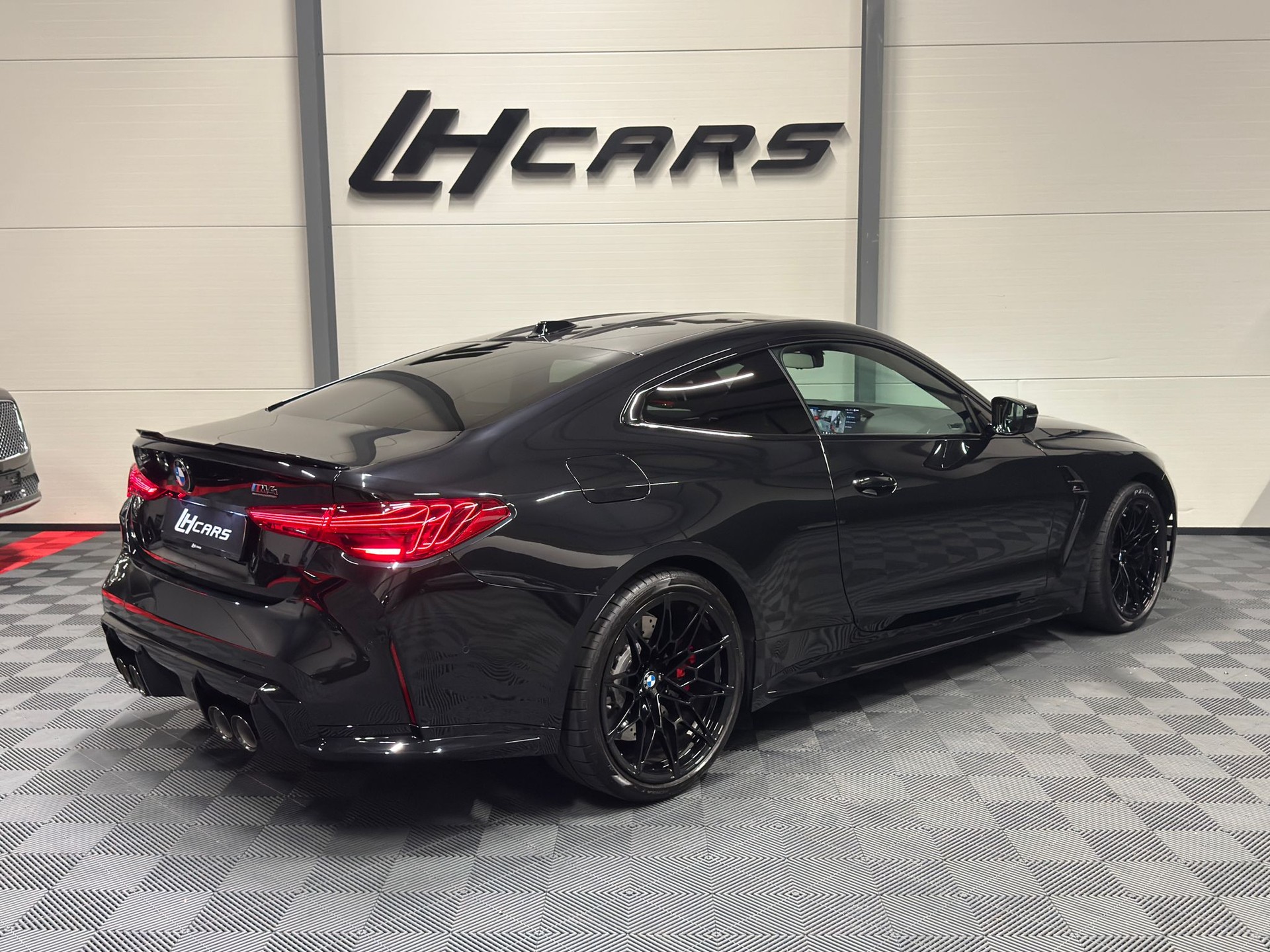BMW M4 Competition xDrive Coupé LCI-image-3
