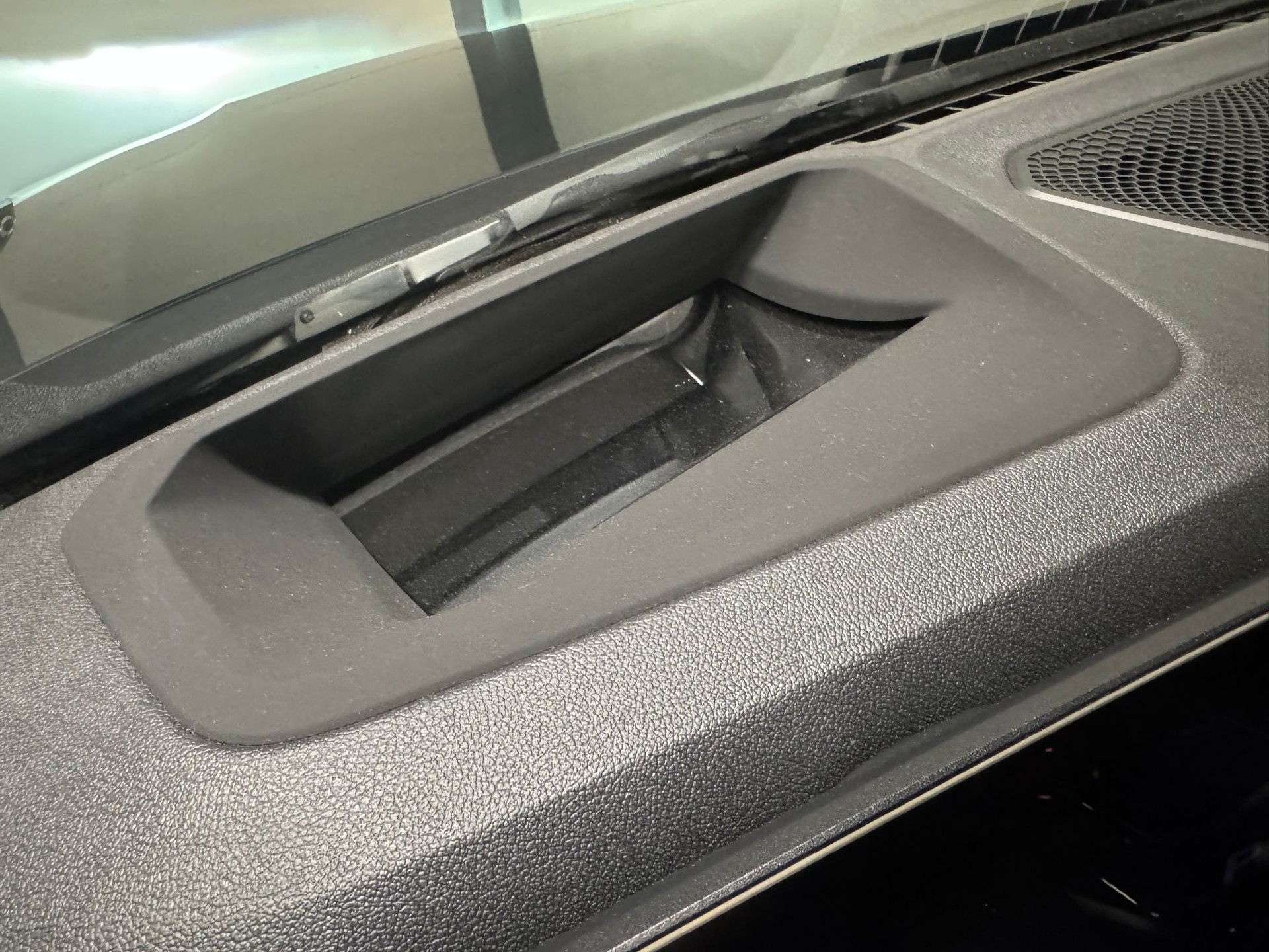 BMW M4 Competition xDrive Coupé LCI-image-15