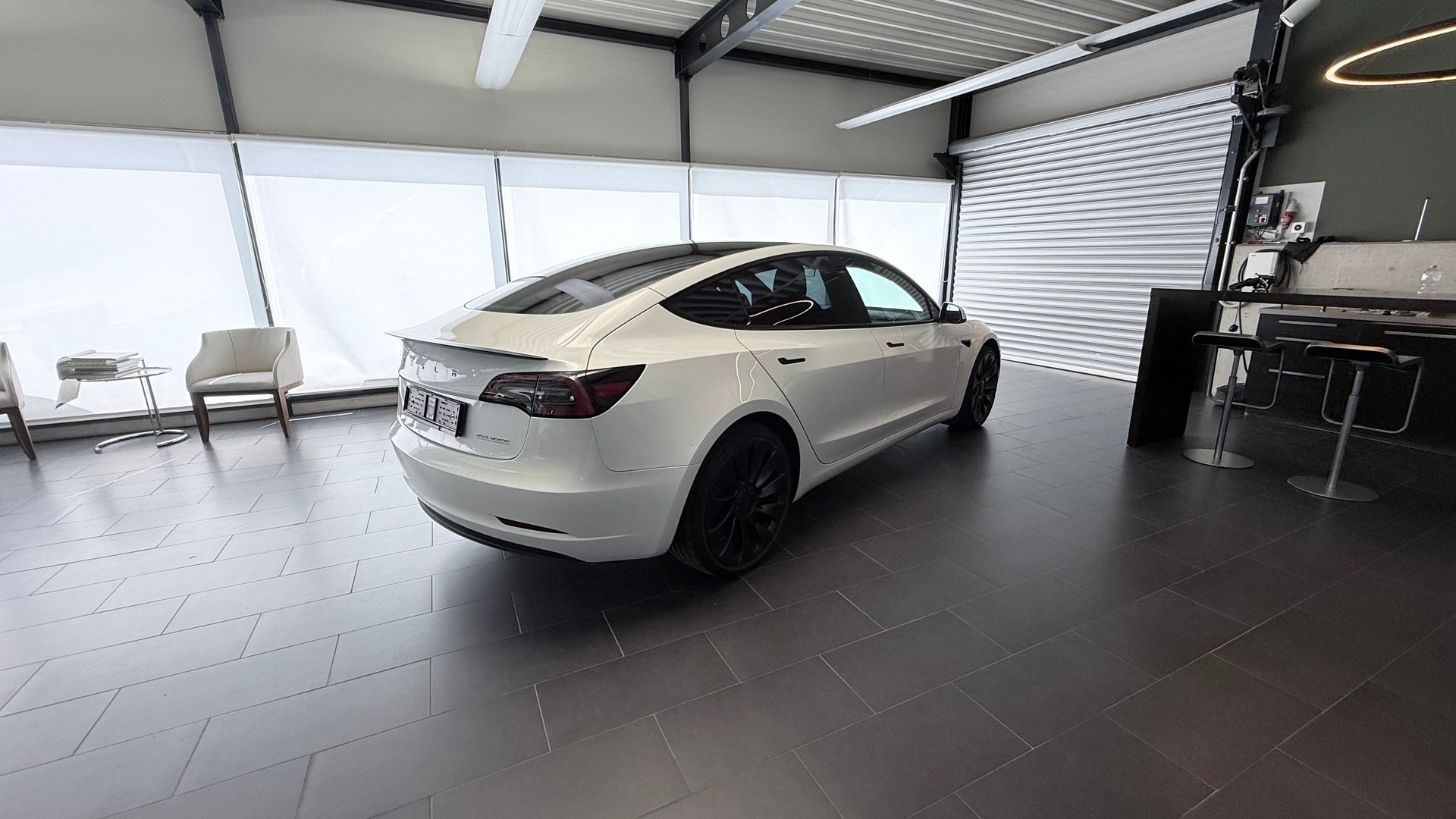 TESLA Model 3 Performance D-showroom-element-3