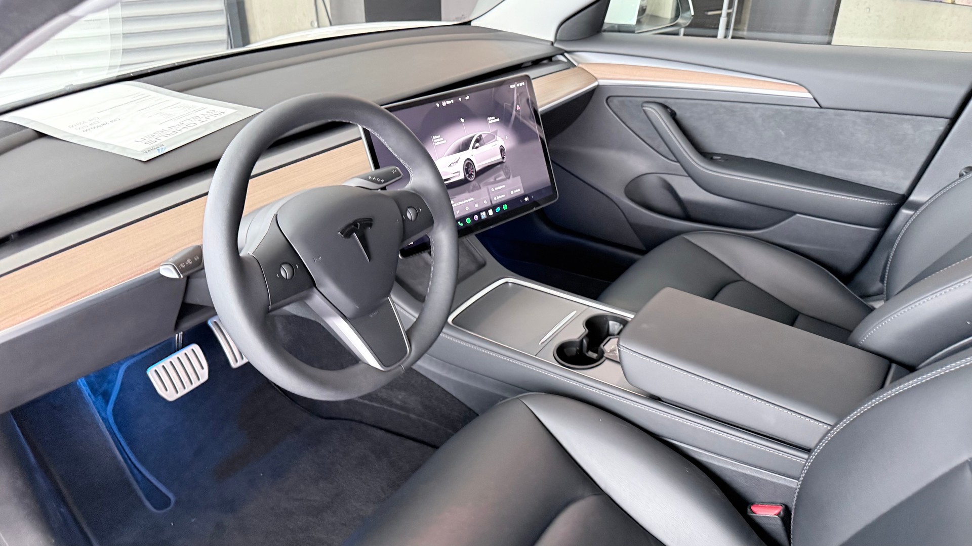 TESLA Model 3 Performance D-image-12