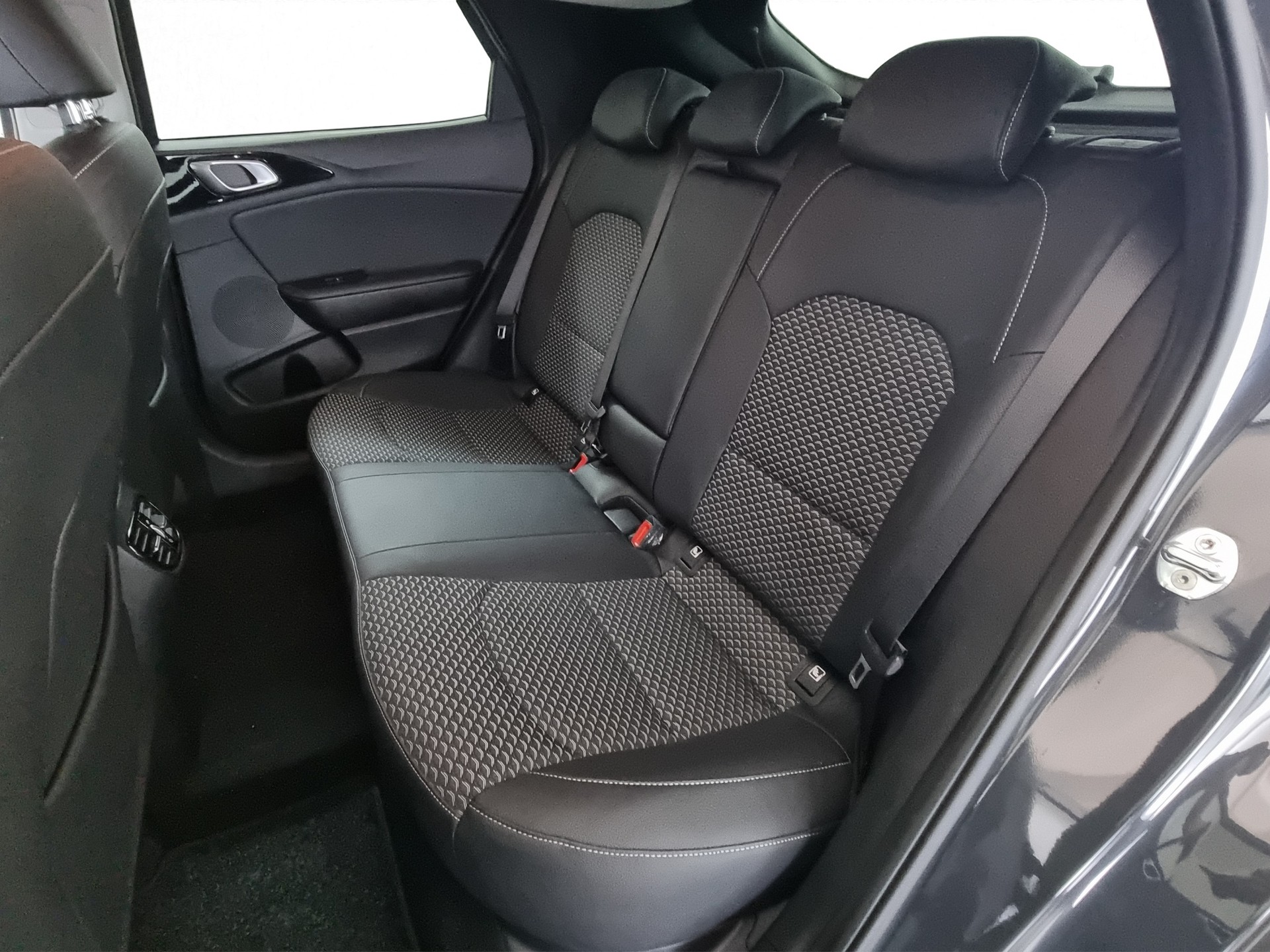 KIA XCeed 1.6 T-GDi Style-image-6