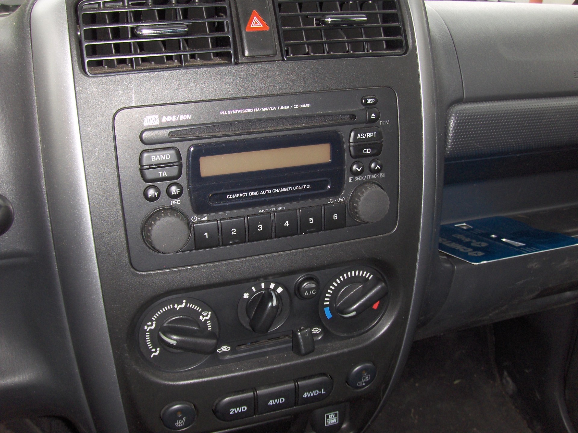 SUZUKI Jimny 1.3 16V GL Top Special Edition-image-7
