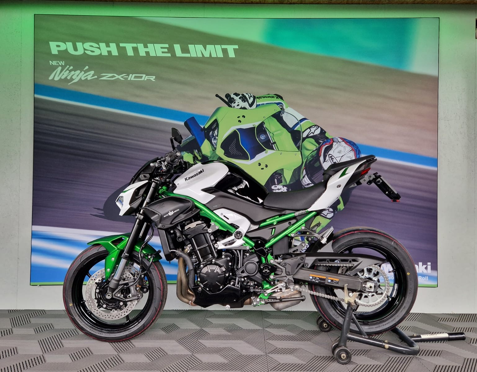 KAWASAKI Z 900 (35kW) MY 2027-image-2