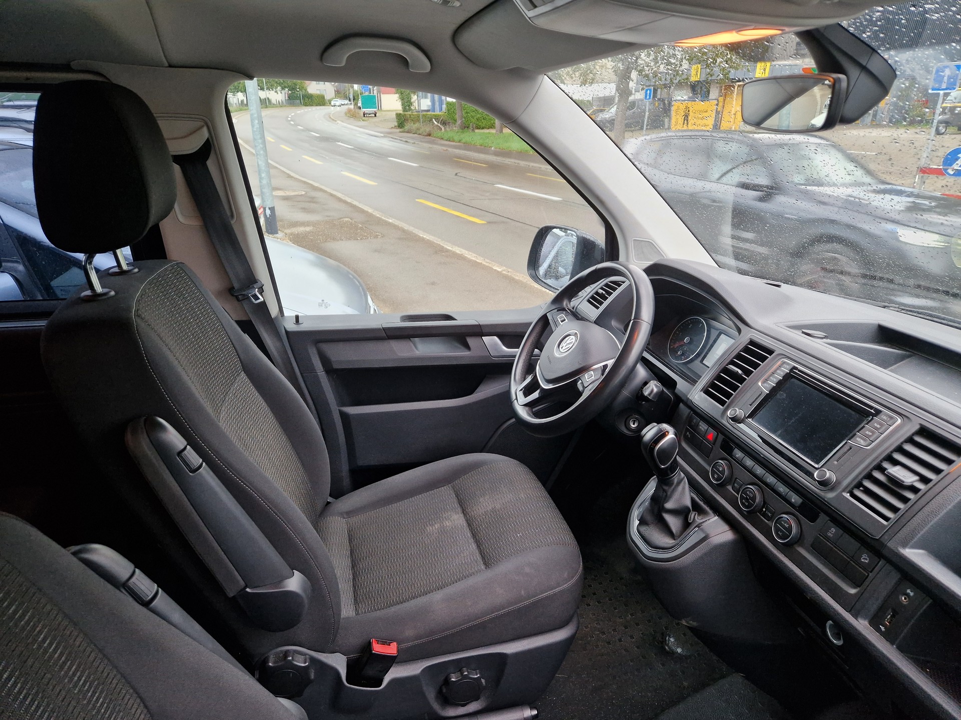 VW T6 Caravelle 2.0 Bi-TDI Trendline 4Motion DSG LWB-image-6