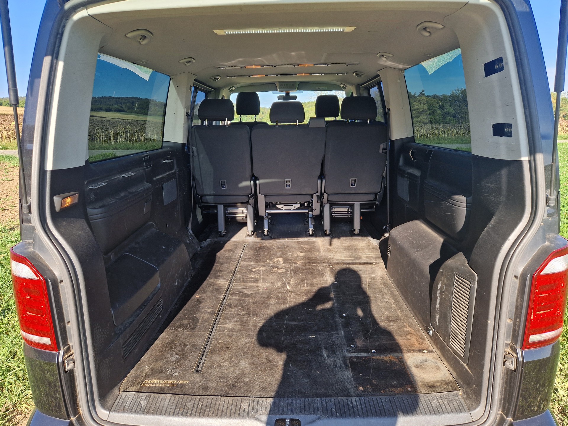 VW T6 Caravelle 2.0 Bi-TDI Trendline 4Motion DSG LWB-image-11