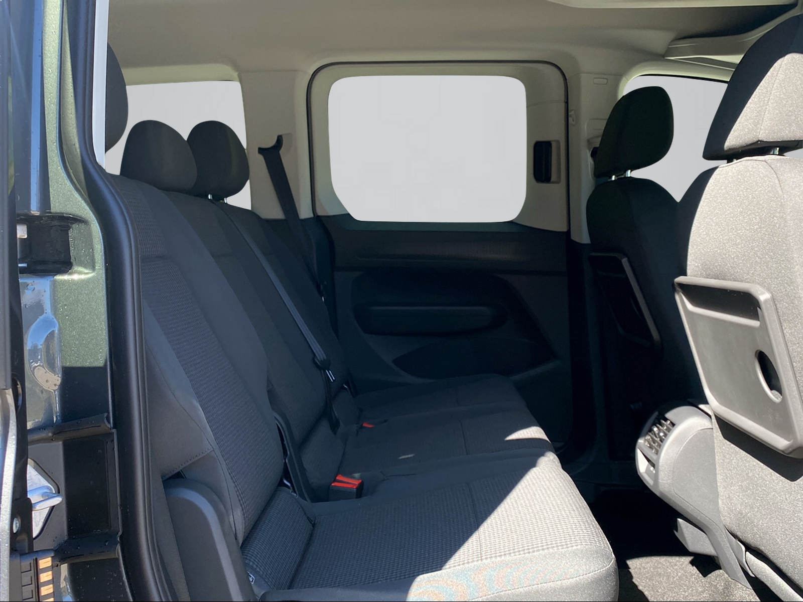 VW Caddy 2.0 TDI Liberty 4Motion-image-7