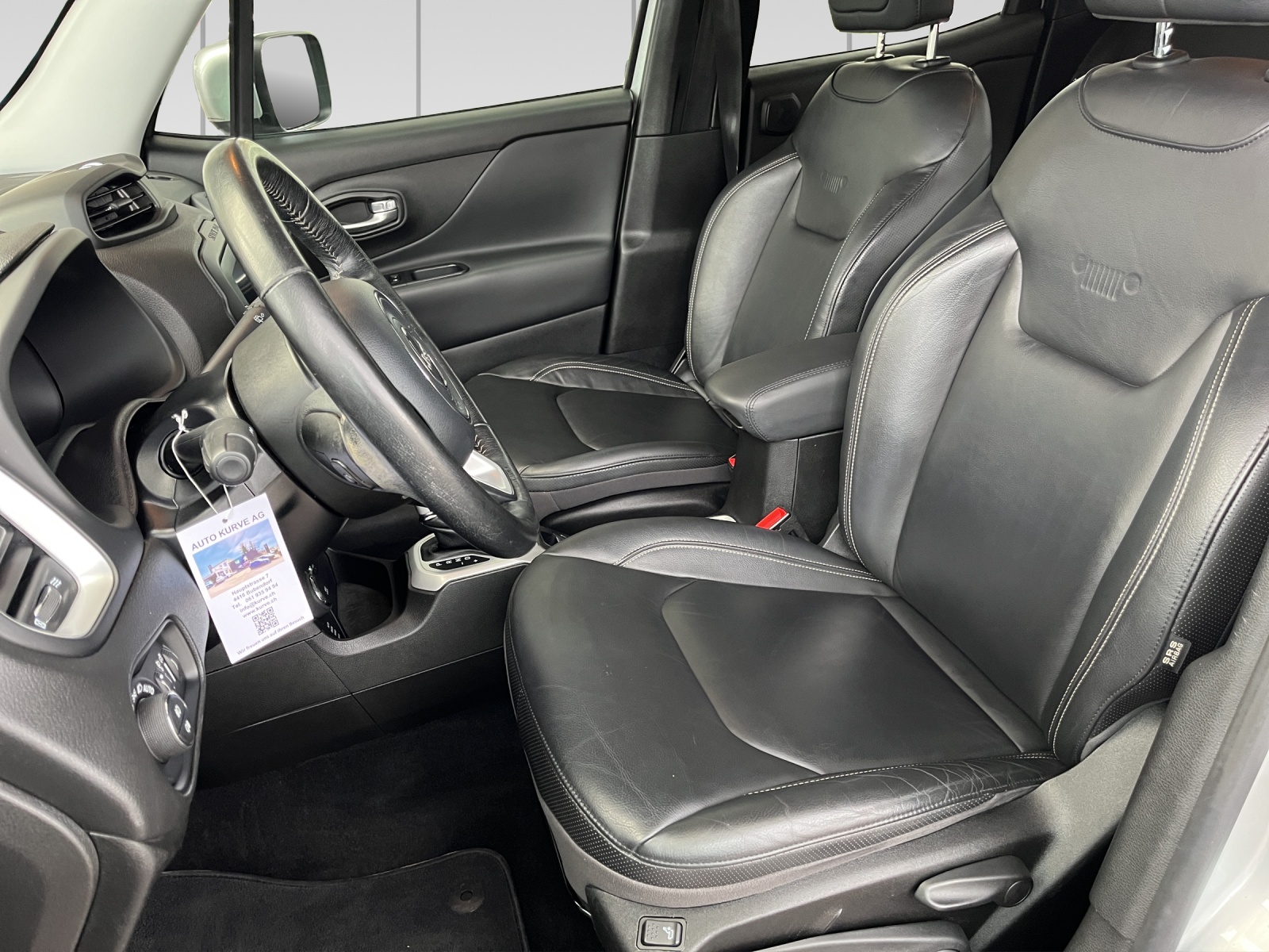 JEEP Renegade 1.4 Turbo Limited AWD-image-6