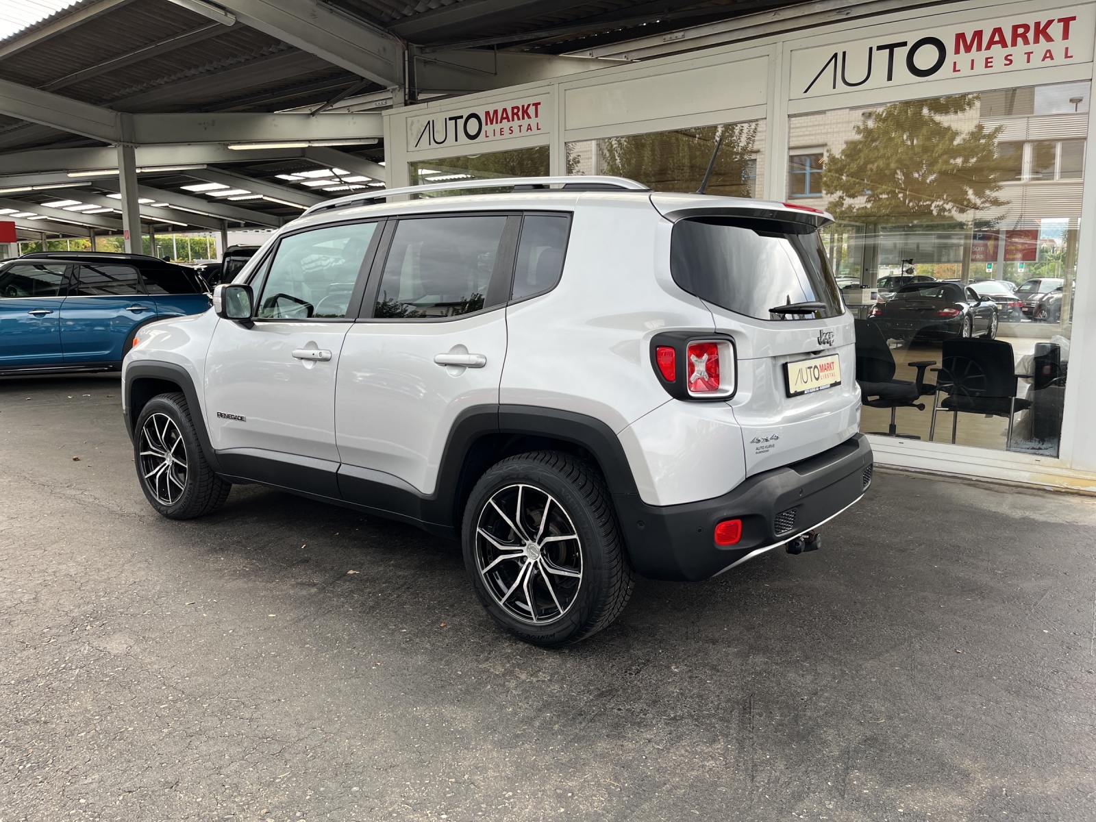JEEP Renegade 1.4 Turbo Limited AWD-image-2