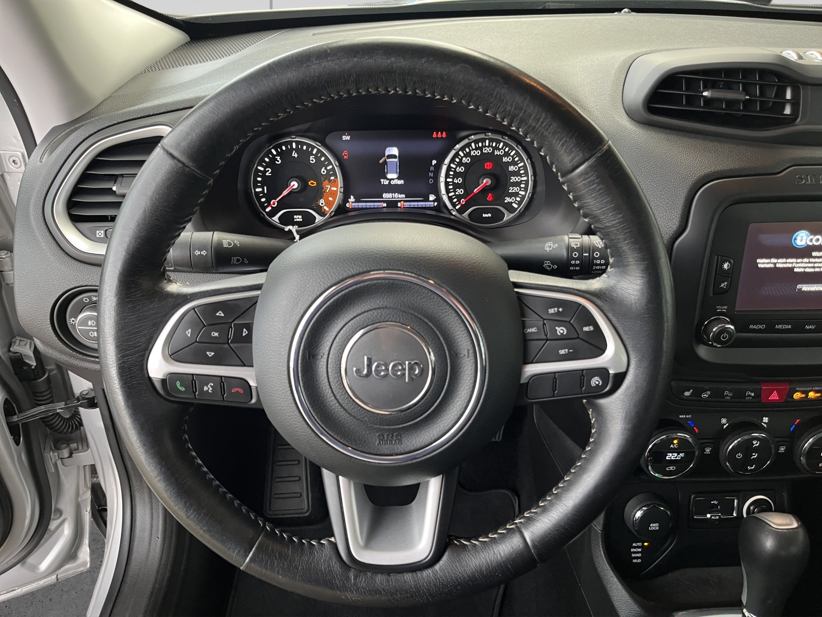 JEEP Renegade 1.4 Turbo Limited AWD-image-8