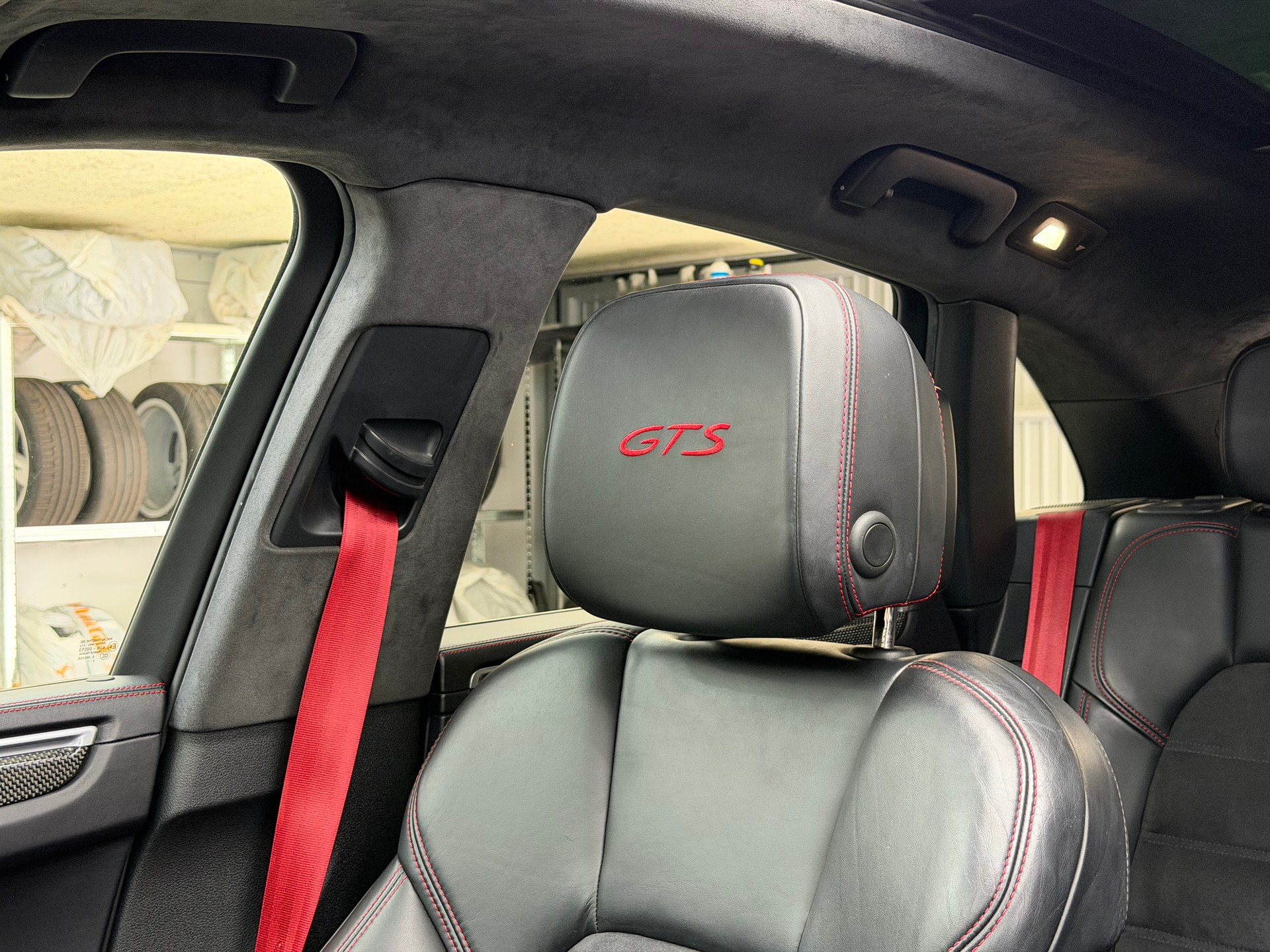 PORSCHE Macan GTS PDK * CH / Full options *-image-9