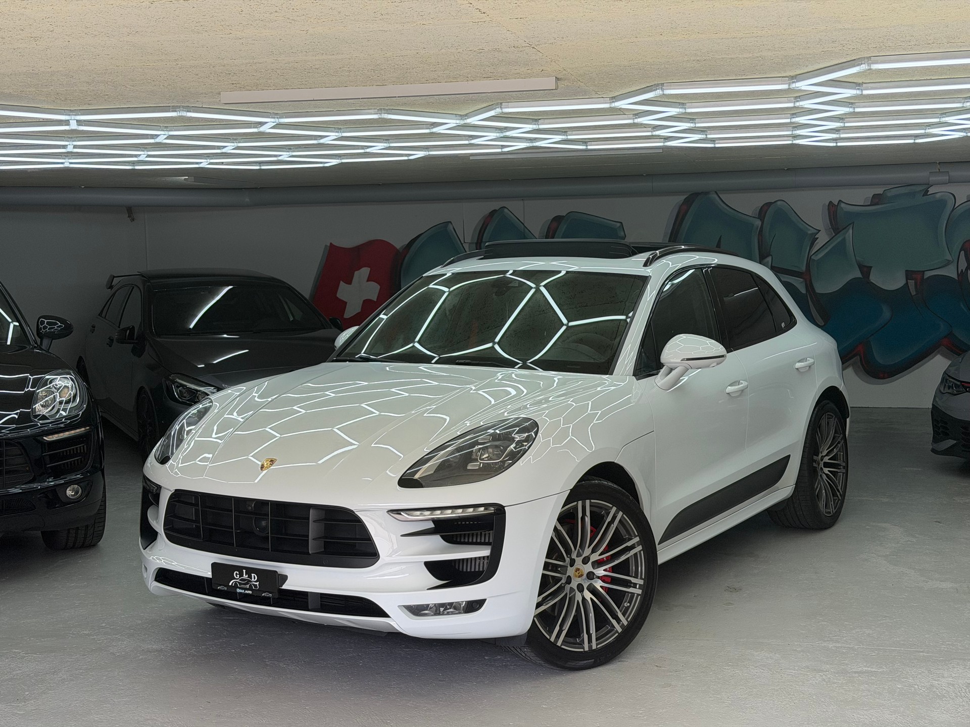 PORSCHE Macan GTS PDK * CH / Full options *-image-1