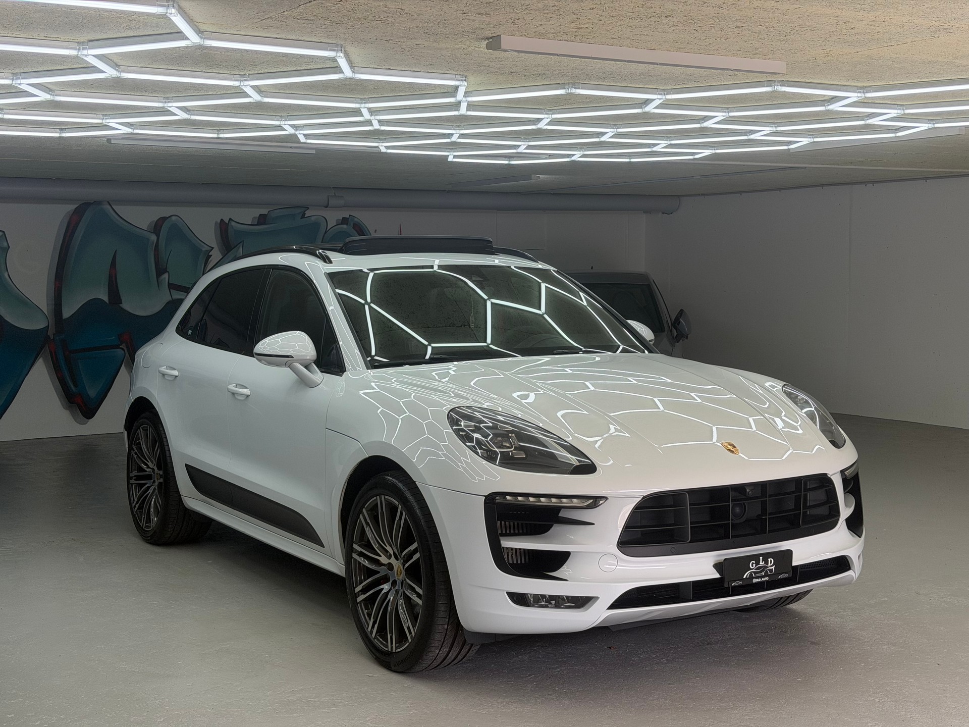 PORSCHE Macan GTS PDK * CH / Full options *-image-2
