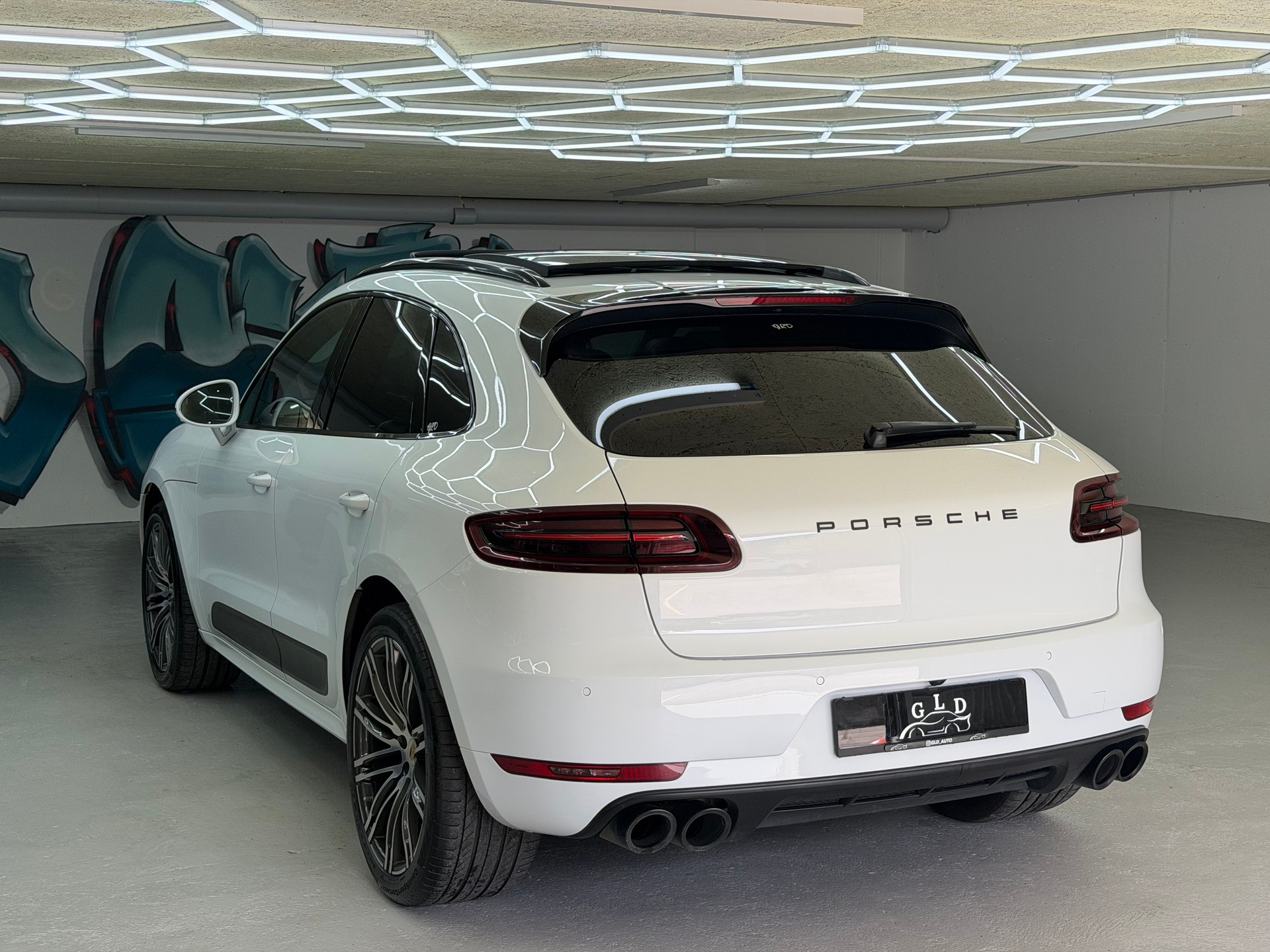 PORSCHE Macan GTS PDK * CH / Full options *-image-3