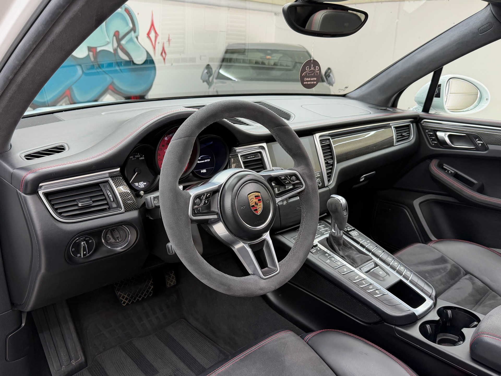 PORSCHE Macan GTS PDK * CH / Full options *-image-6