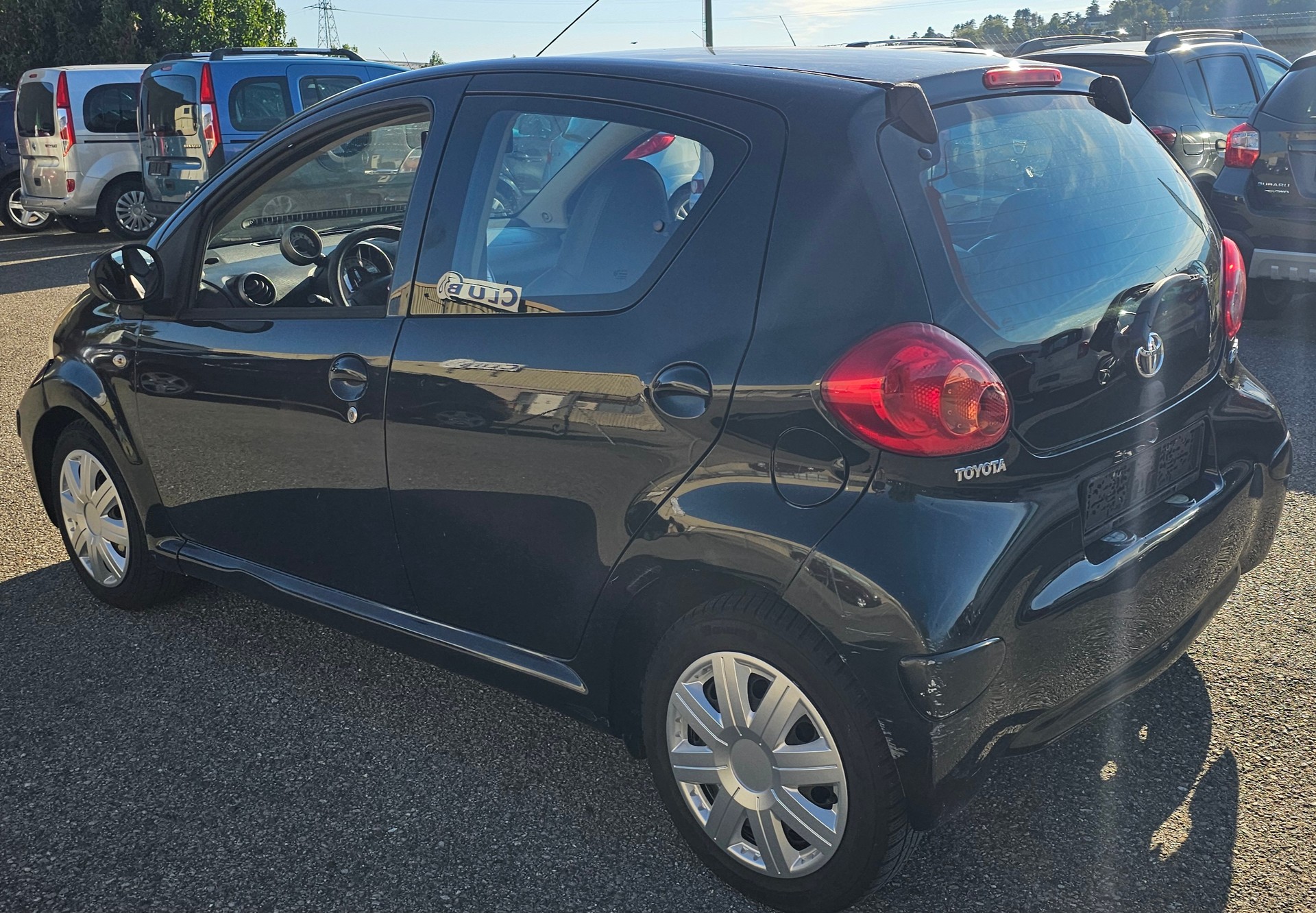 TOYOTA Aygo 1.0 Linea Terra-image-2