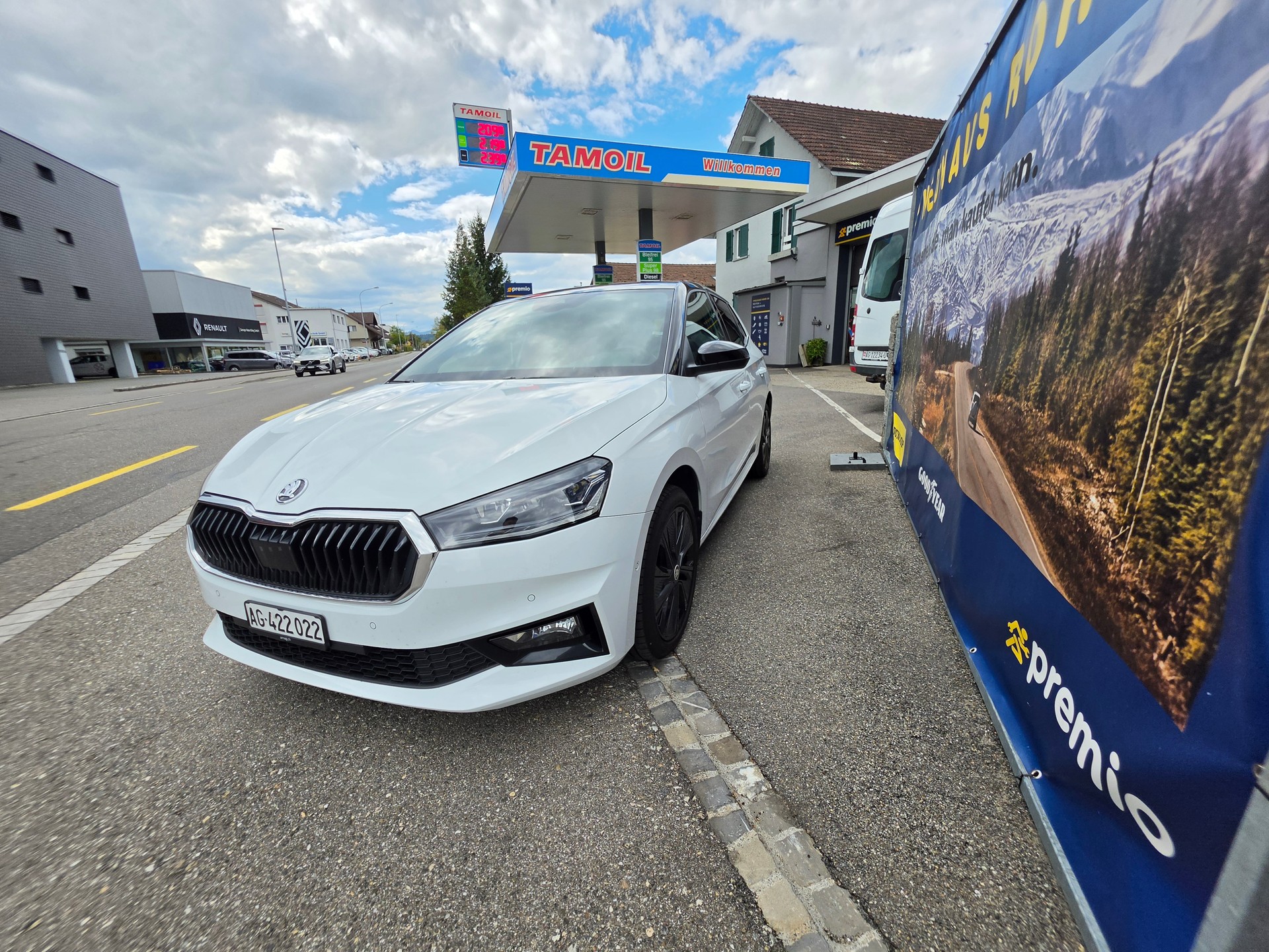 SKODA Fabia 1.0 TSI Ambition DSG-image-4