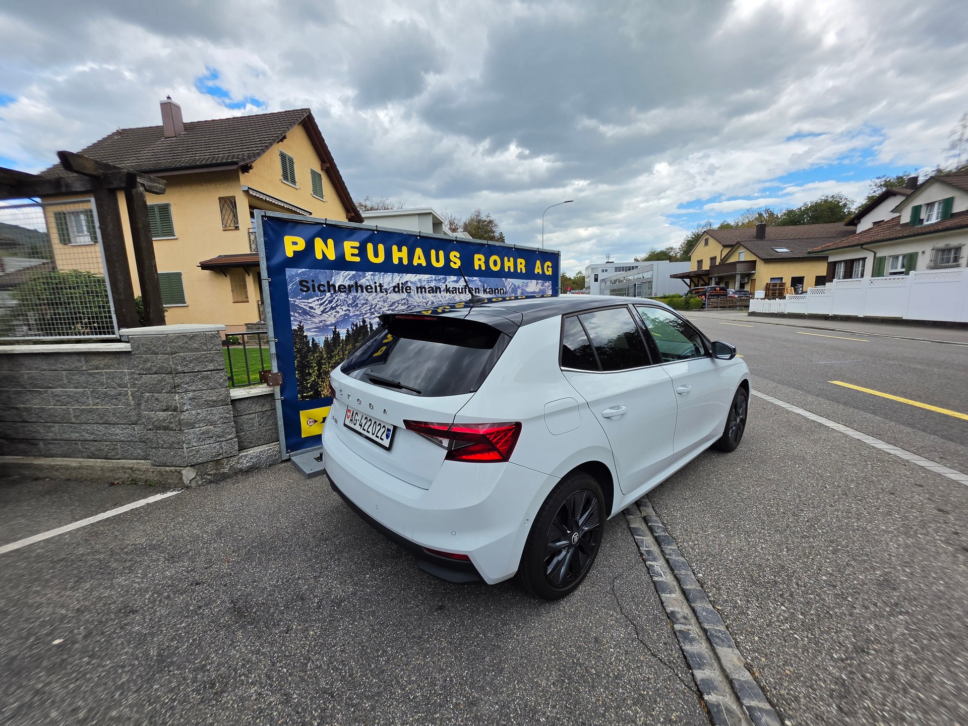 SKODA Fabia 1.0 TSI Ambition DSG-image-2
