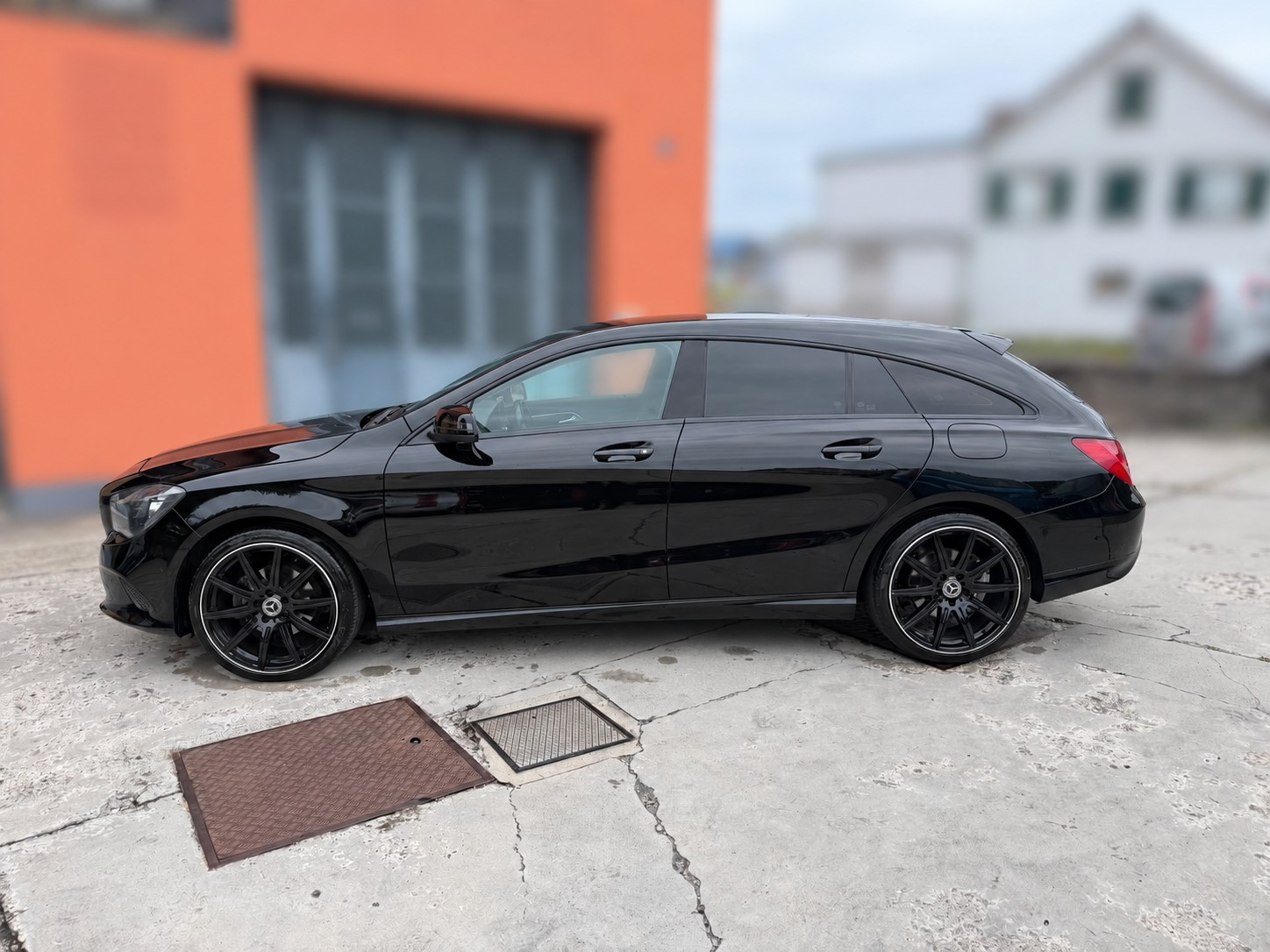 MERCEDES-BENZ CLA Shooting Brake 180 d 7G-DCT-image-1