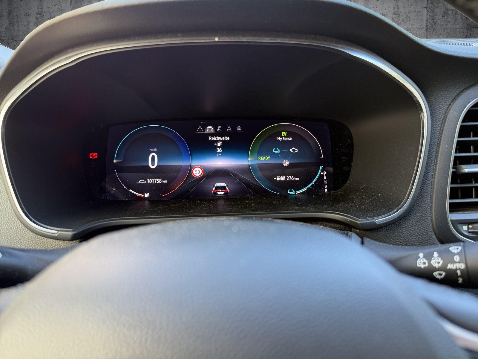 RENAULT Mégane Grandtour 1.6 E-Tech Intens-image-10