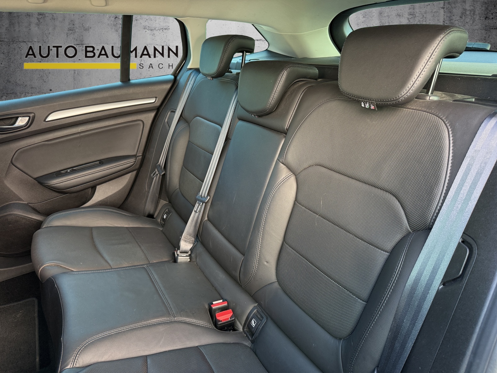 RENAULT Mégane Grandtour 1.6 E-Tech Intens-image-12