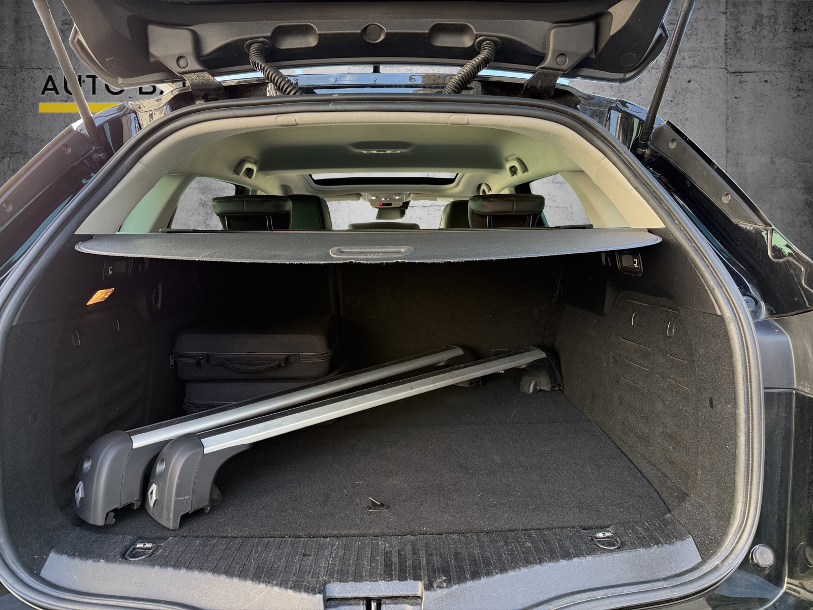 RENAULT Mégane Grandtour 1.6 E-Tech Intens-image-11