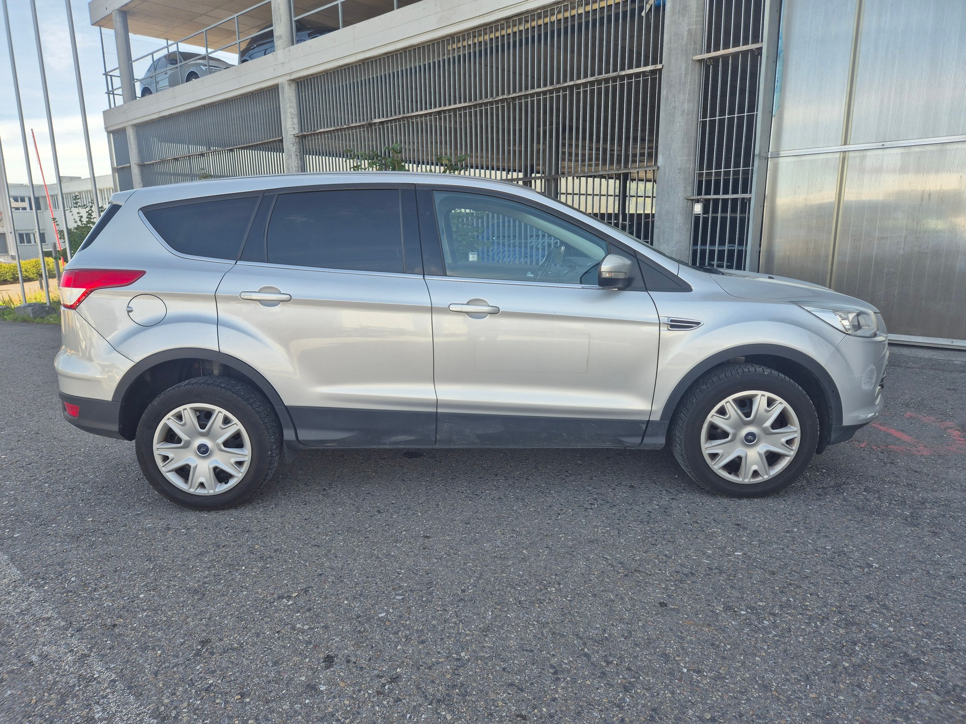 FORD Kuga 2.0 TDCi Carving 4WD PowerShift-image-3