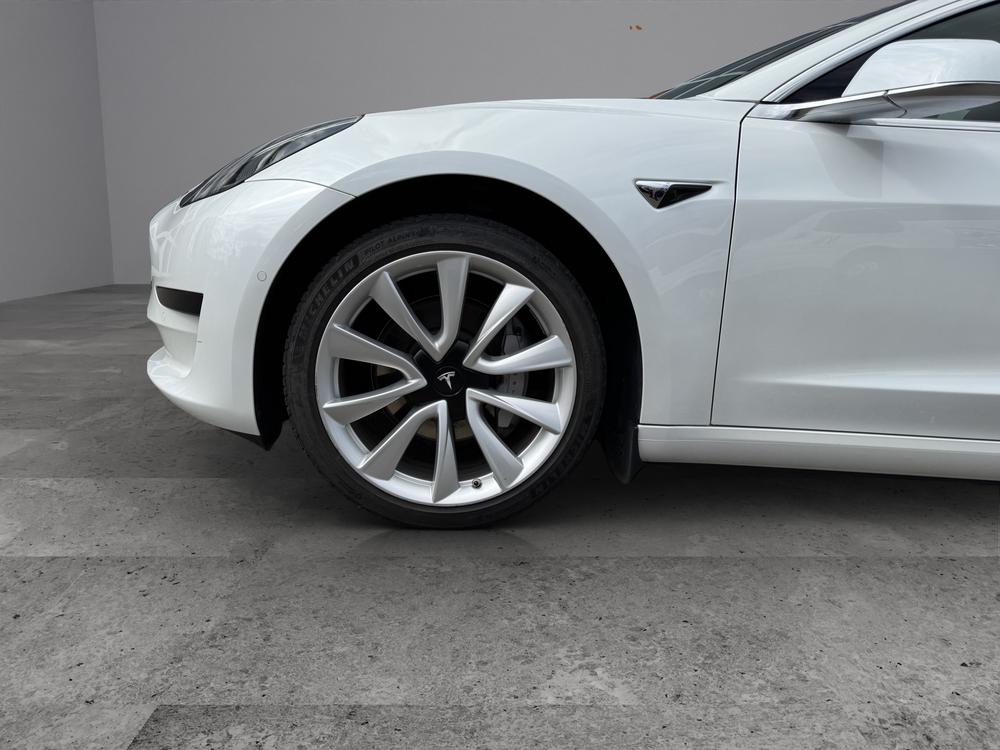 TESLA Model 3 Standart Range Plus-image-6