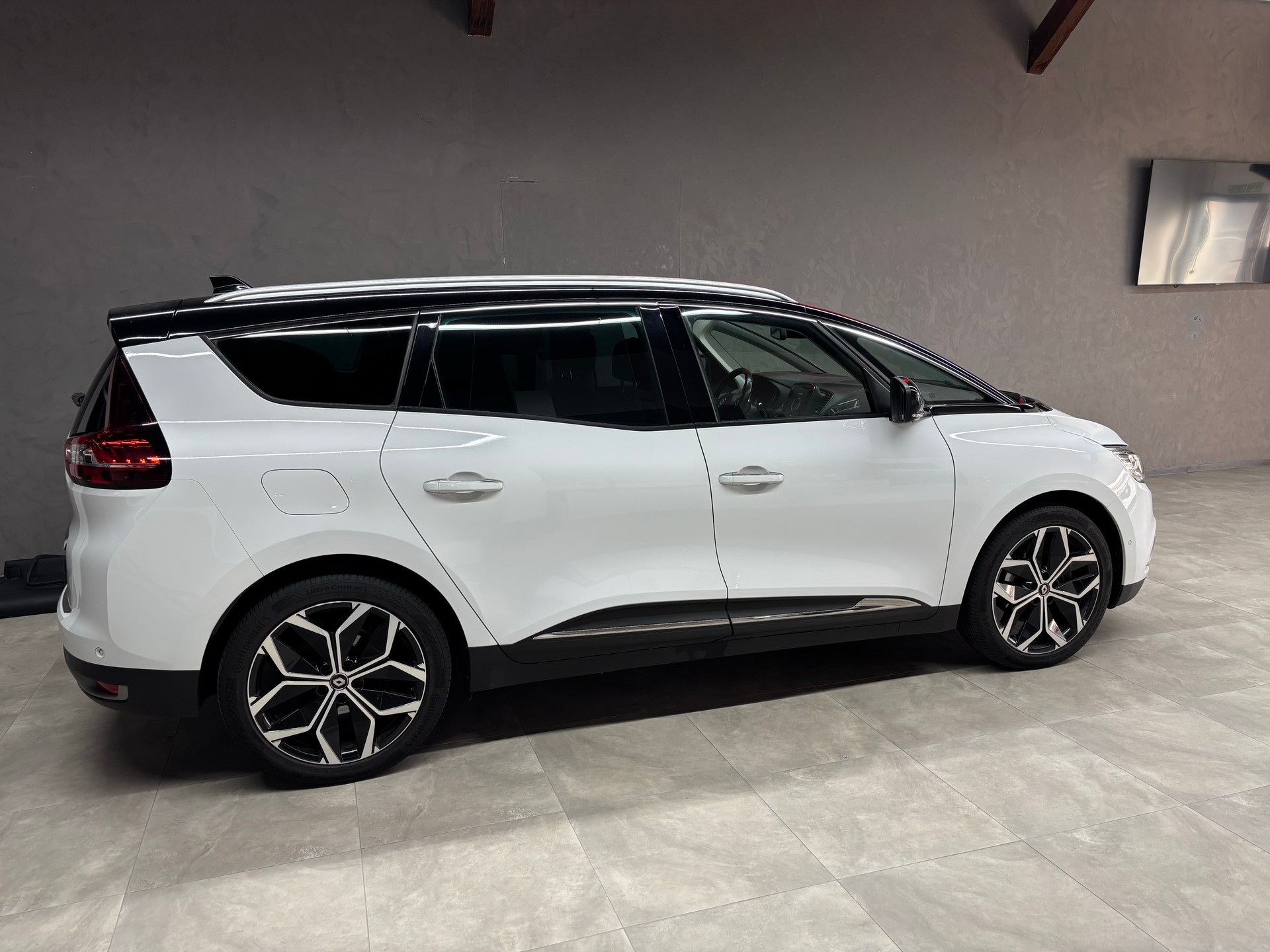 RENAULT Grand Scénic 1.3 16V Turbo Intens EDC-image-3