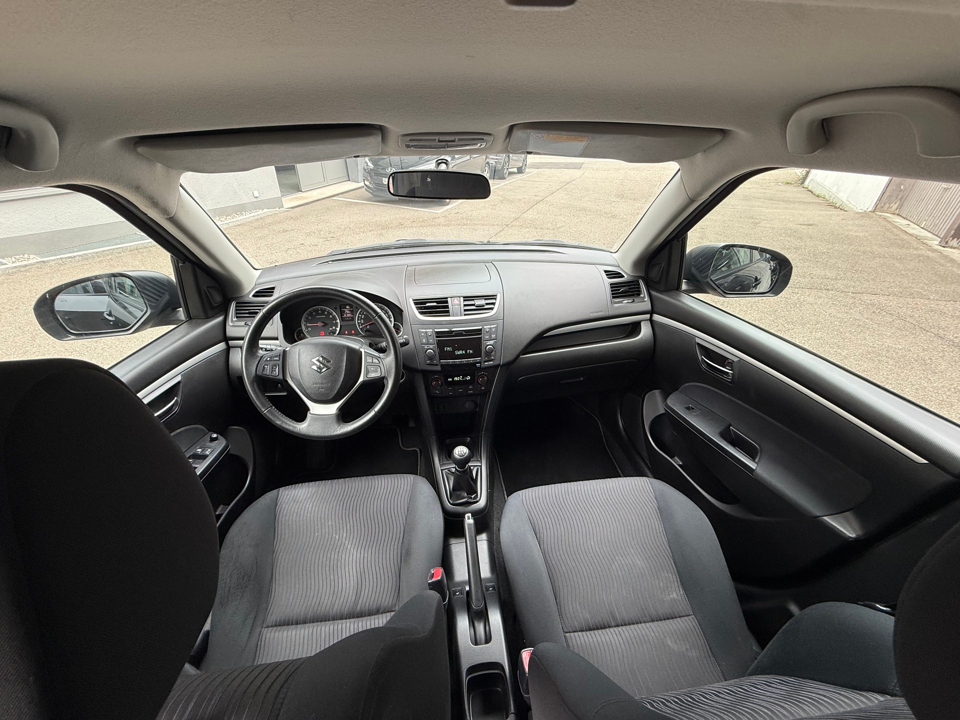 SUZUKI Swift 1.2i 16V GL Top 4x4-image-10