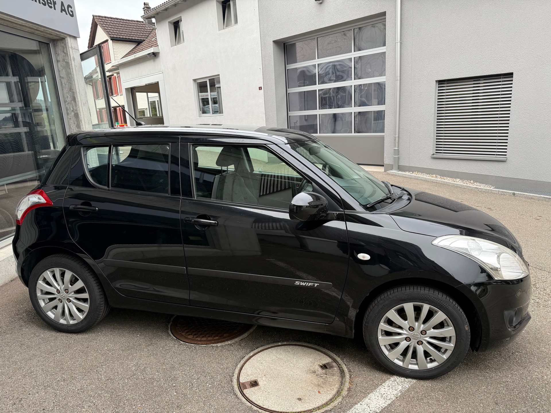SUZUKI Swift 1.2i 16V GL Top 4x4-image-3
