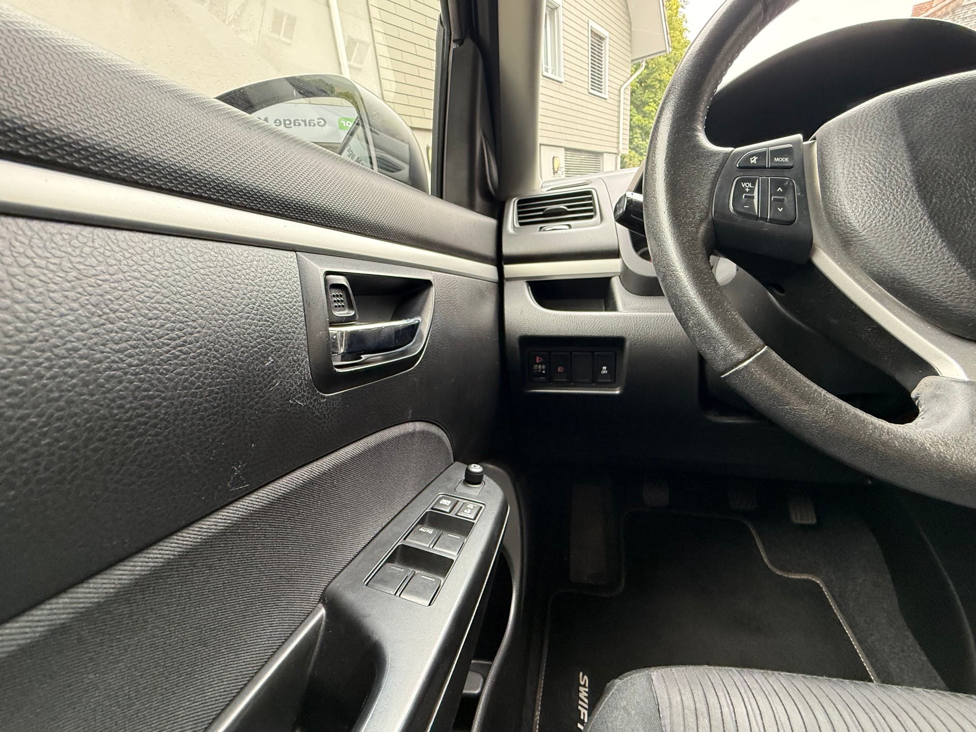 SUZUKI Swift 1.2i 16V GL Top 4x4-image-13