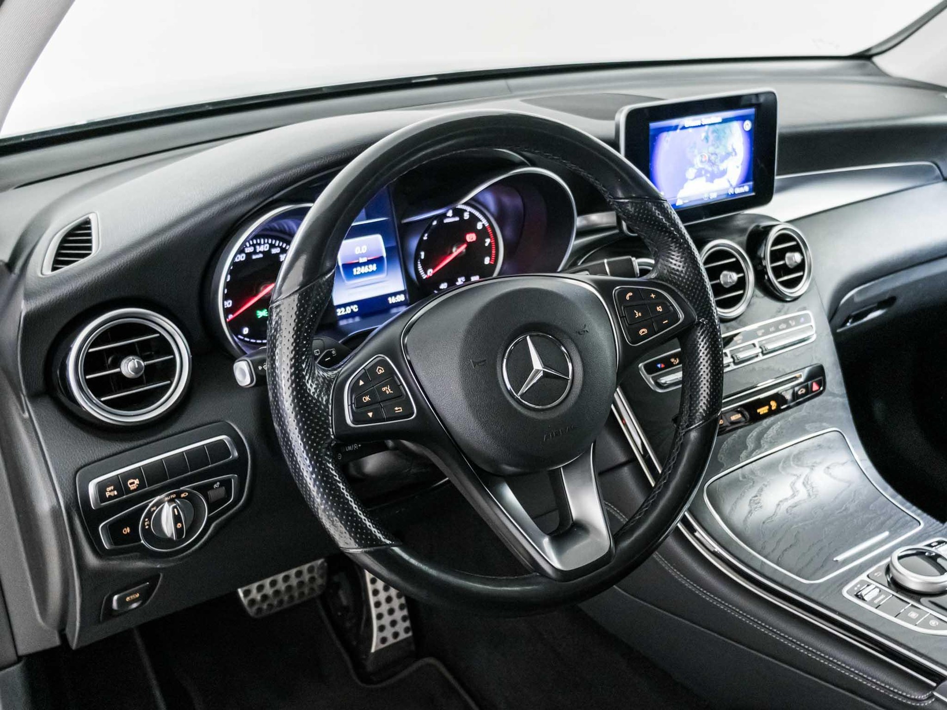 MERCEDES-BENZ GLC 250 4MATIC-image-8