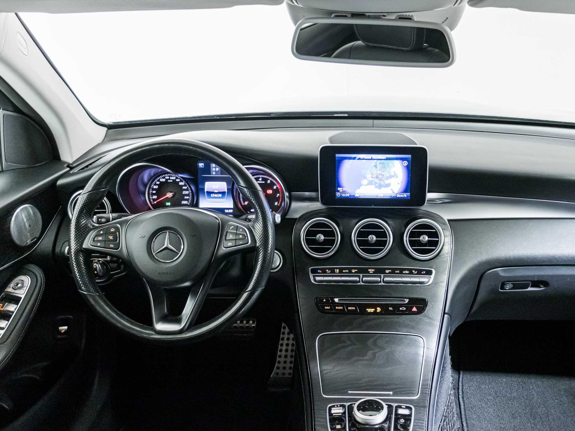 MERCEDES-BENZ GLC 250 4MATIC-image-10