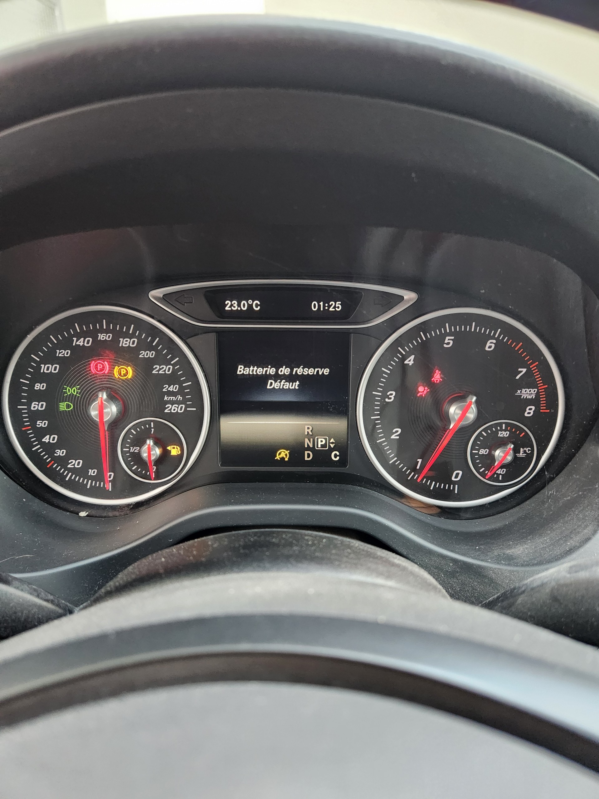 MERCEDES-BENZ A 180 7G-DCT-image-7
