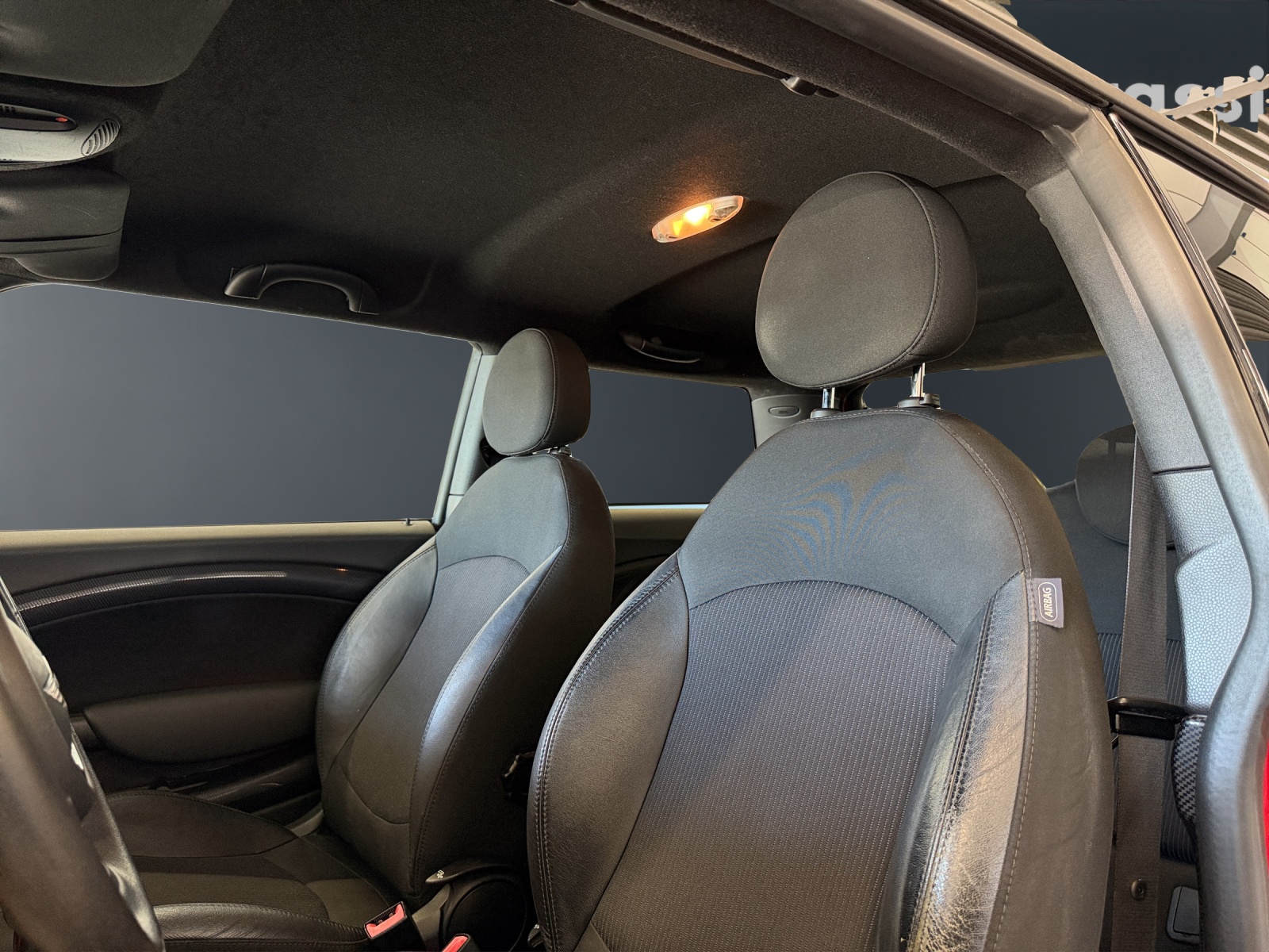 MINI Cooper S John Cooper Works-image-16