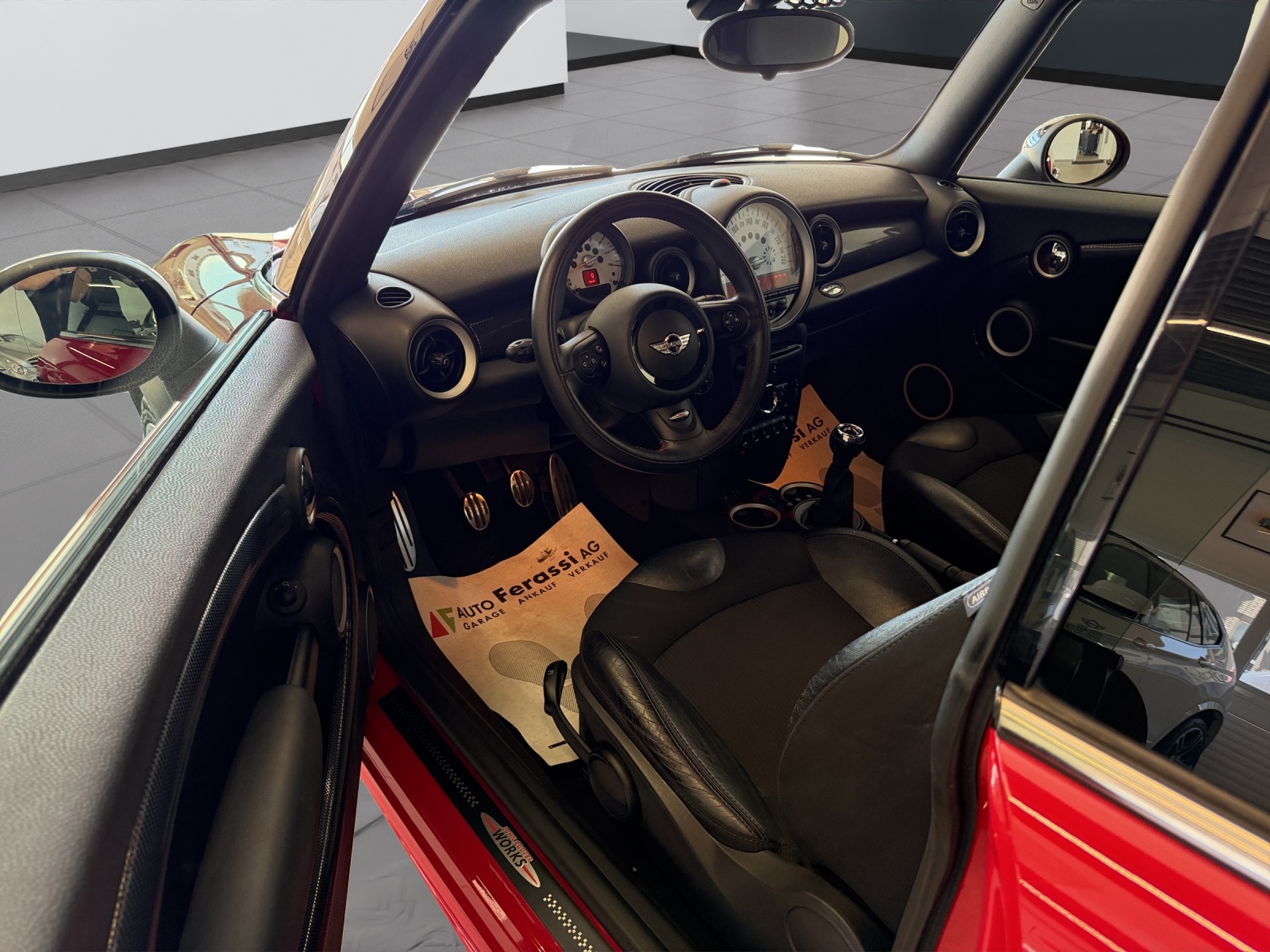 MINI Cooper S John Cooper Works-image-22