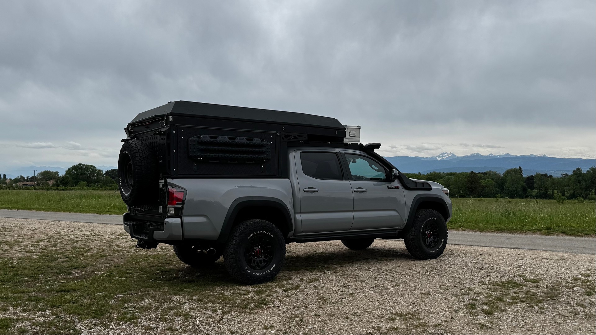 TOYOTA TRD PRO – Alu-Cab Canopy aménagé-image-3