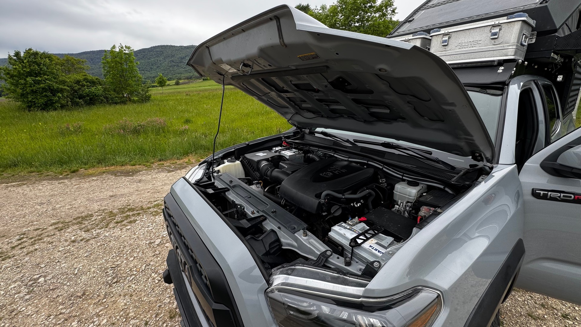 TOYOTA TRD PRO – Alu-Cab Canopy aménagé-image-12