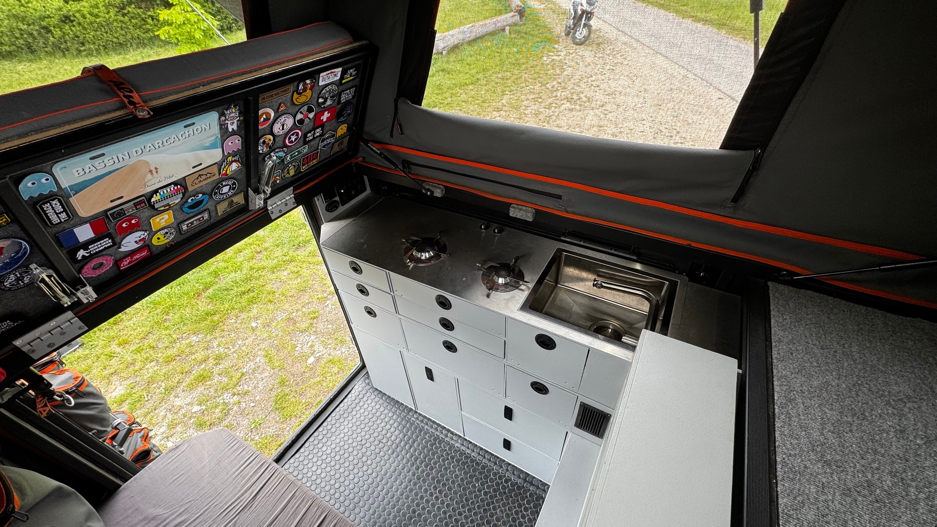 TOYOTA TRD PRO – Alu-Cab Canopy aménagé-image-9